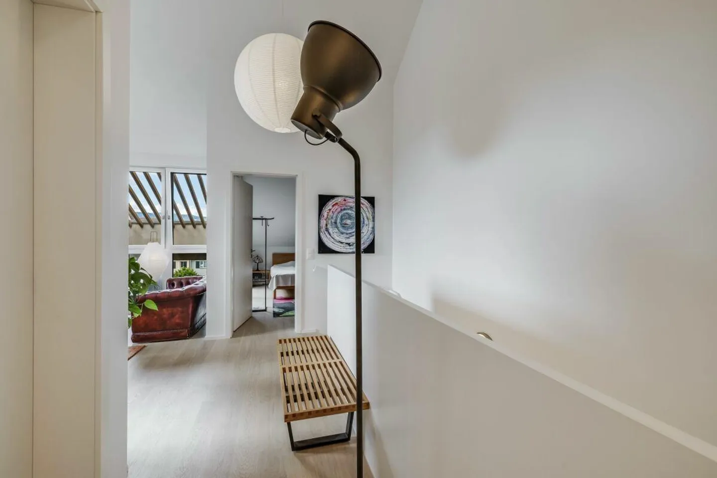 Appartement en duplex moderne de 4,5 pièces avec loggia et place de parking - Photo 11 sur 16