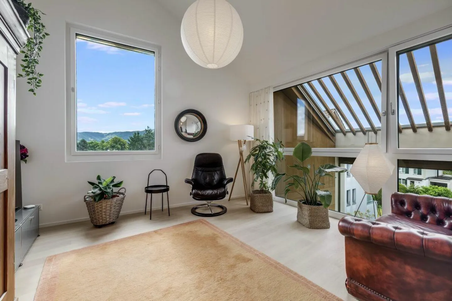 Appartement en duplex moderne de 4,5 pièces avec loggia et place de parking - Photo 12 sur 16