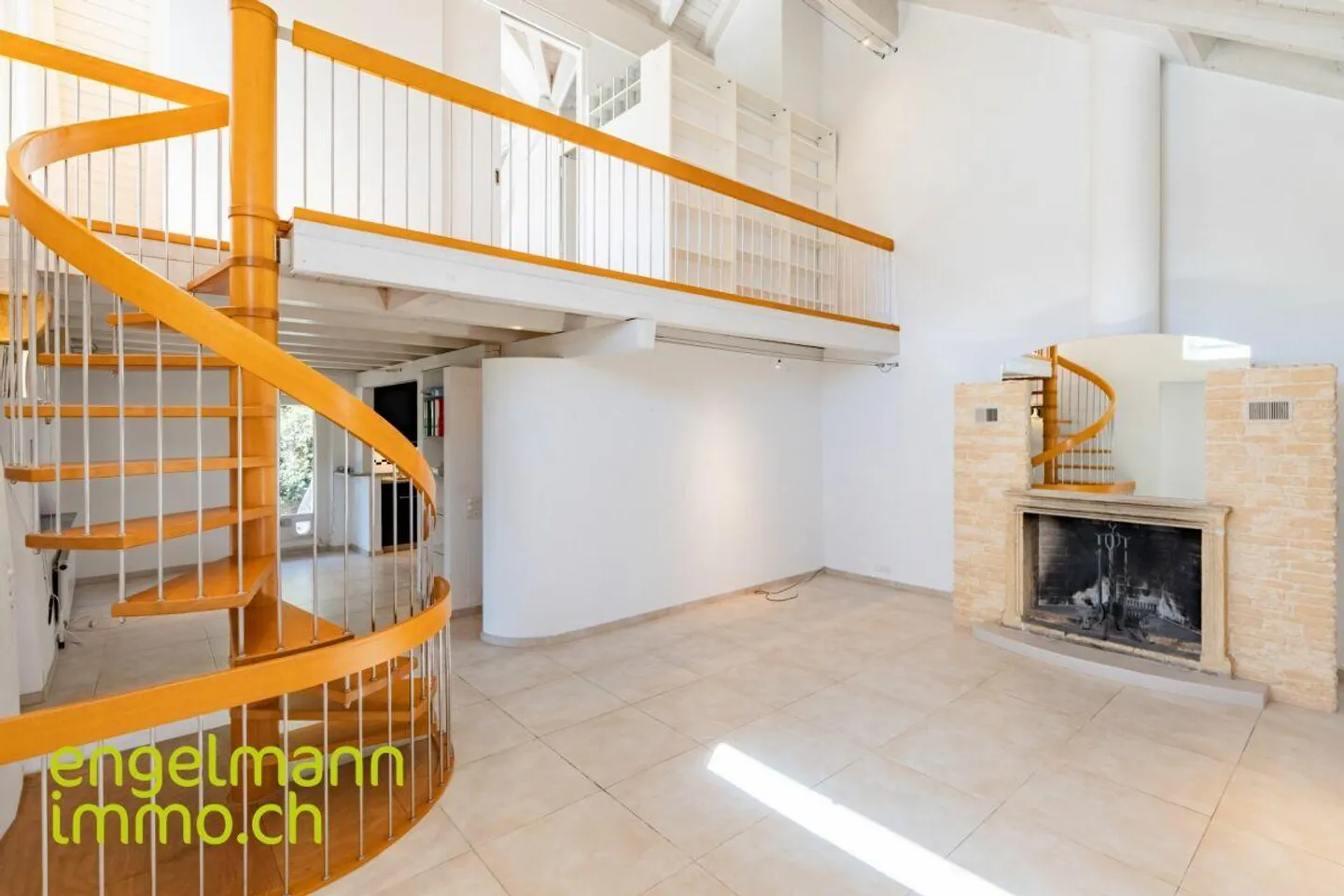 Propriété résidentielle avec 3 condominiums - Photo 4 sur 13