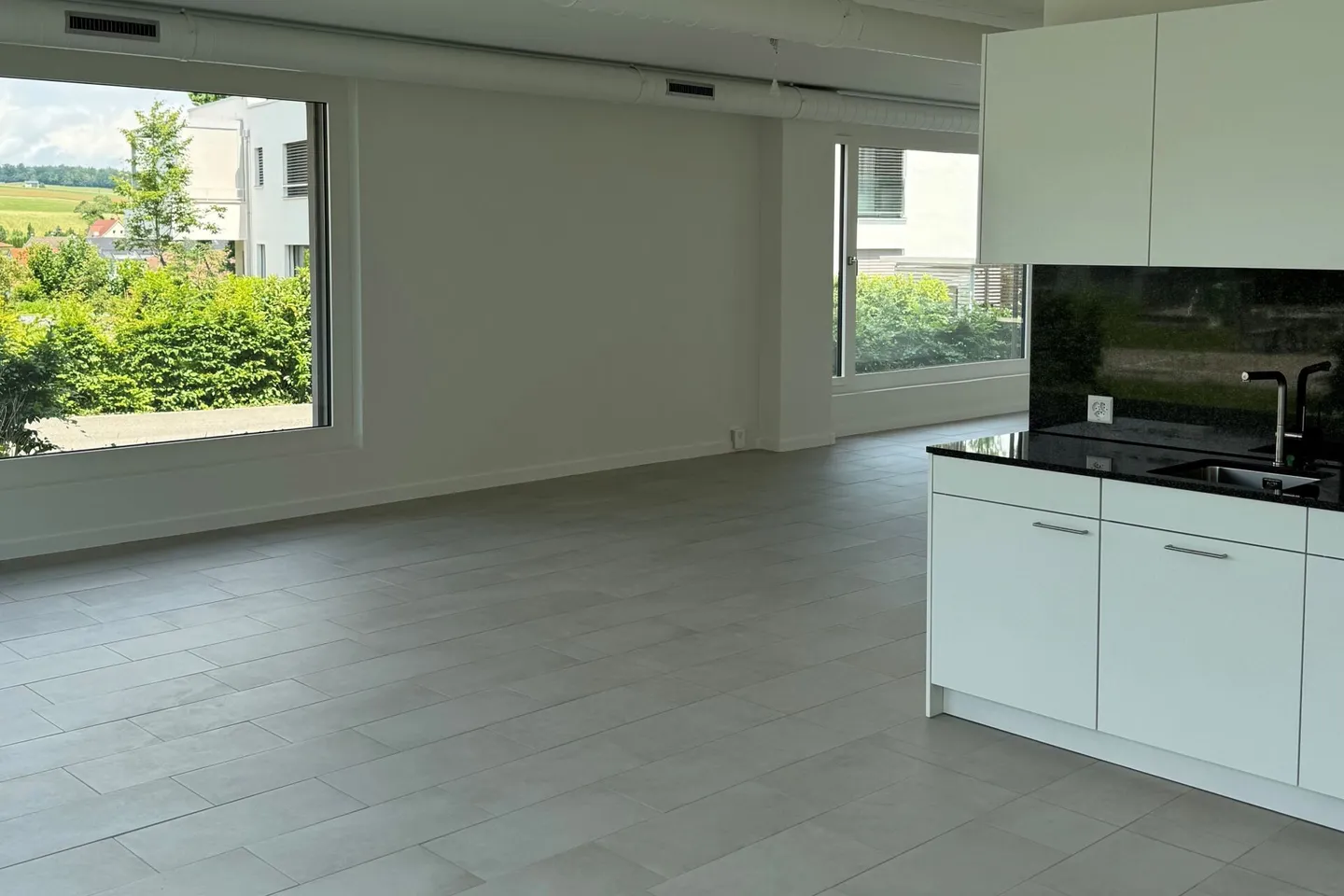 Commercial space for office, practice, yoga or fitness studio in Langwiesen - Photo 2 of 5