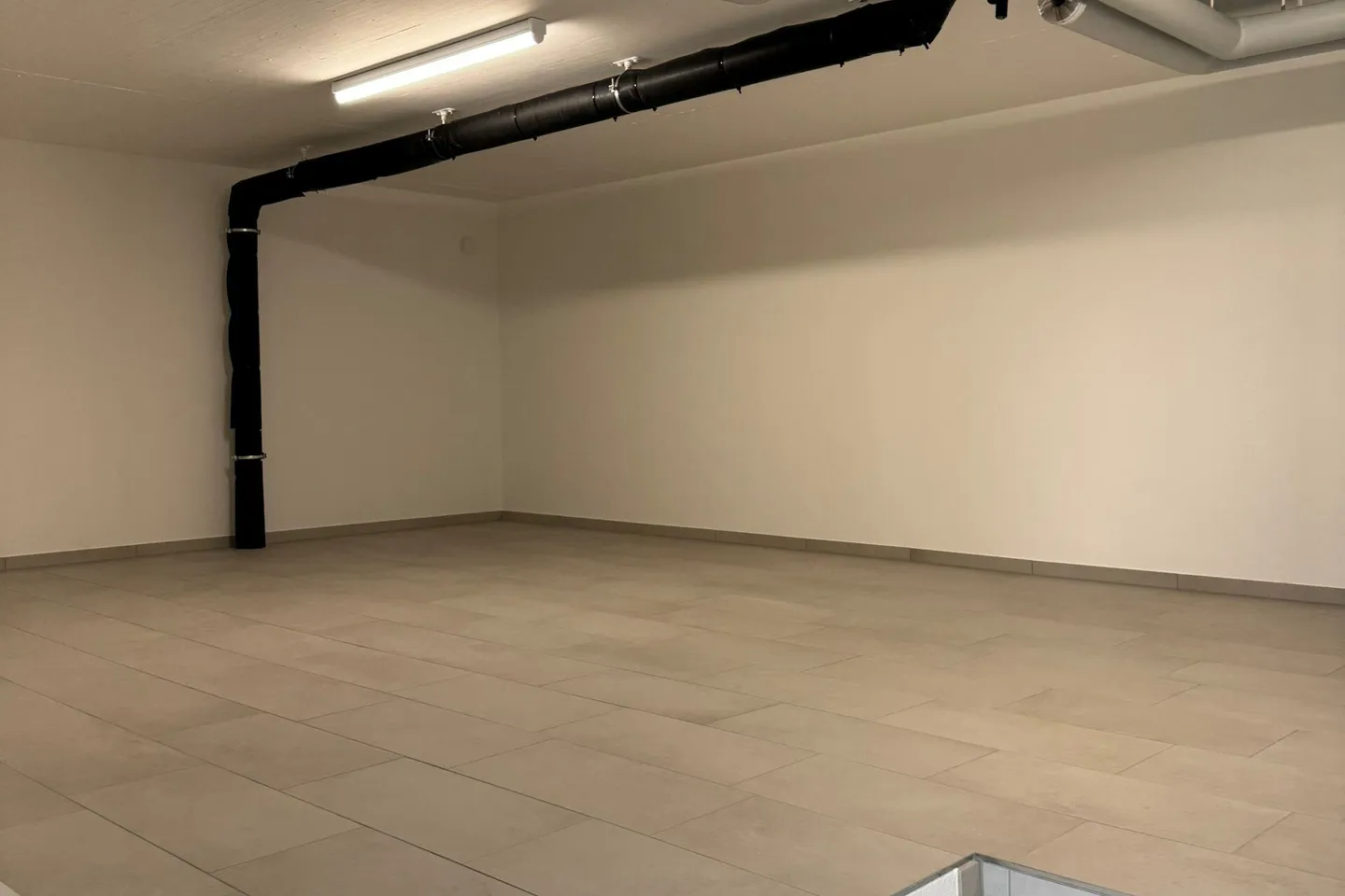Commercial space for office, practice, yoga or fitness studio in Langwiesen - Photo 5 of 5