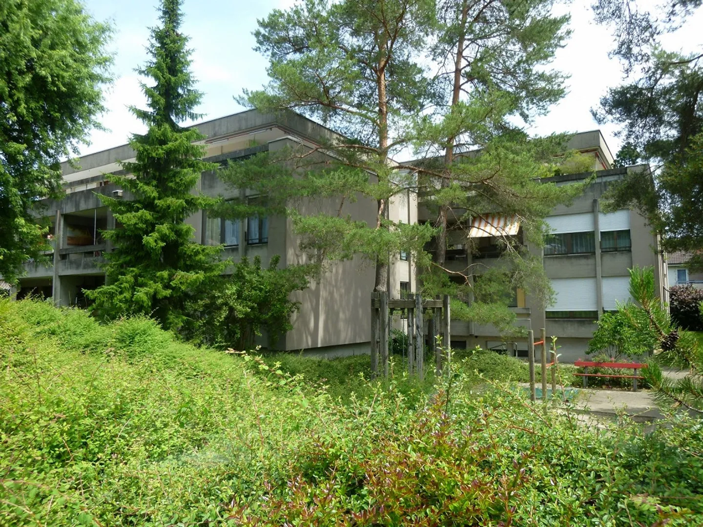 Très spacieuse, appartement de 4,5 pièces situé au centre à Reinach - Photo 1 sur 10