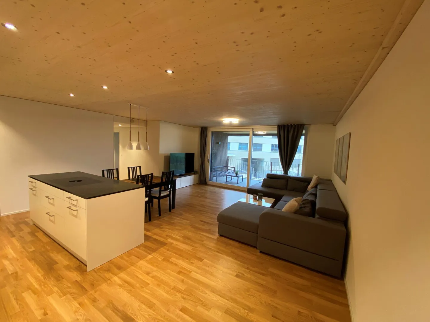 Moderne Wohnung in Fällanden - Foto 2 von 10