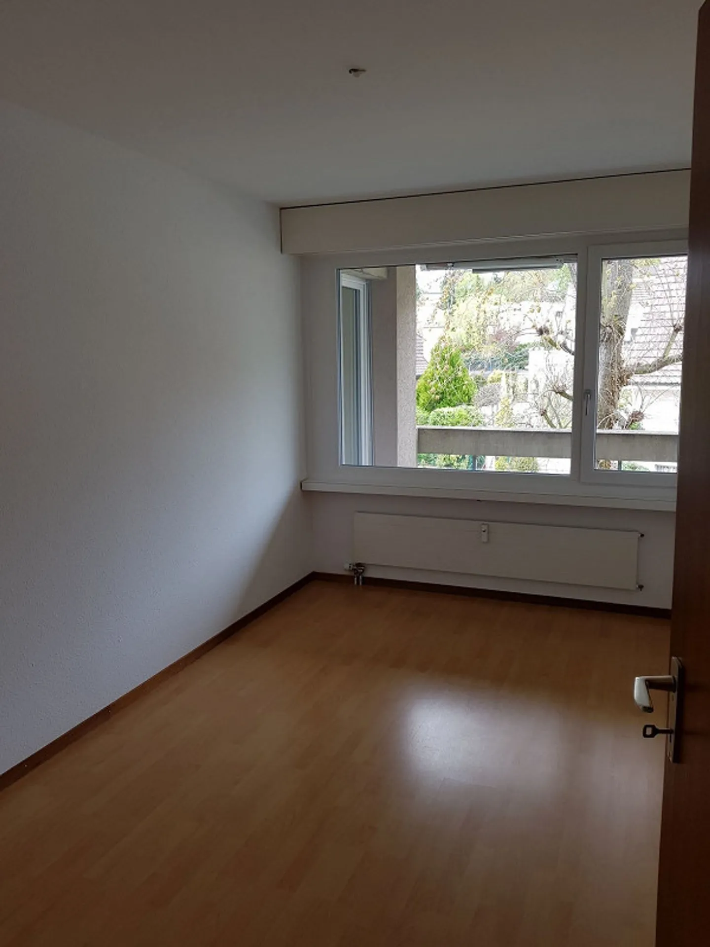 Très spacieuse, appartement de 4,5 pièces situé au centre à Reinach - Photo 7 sur 10
