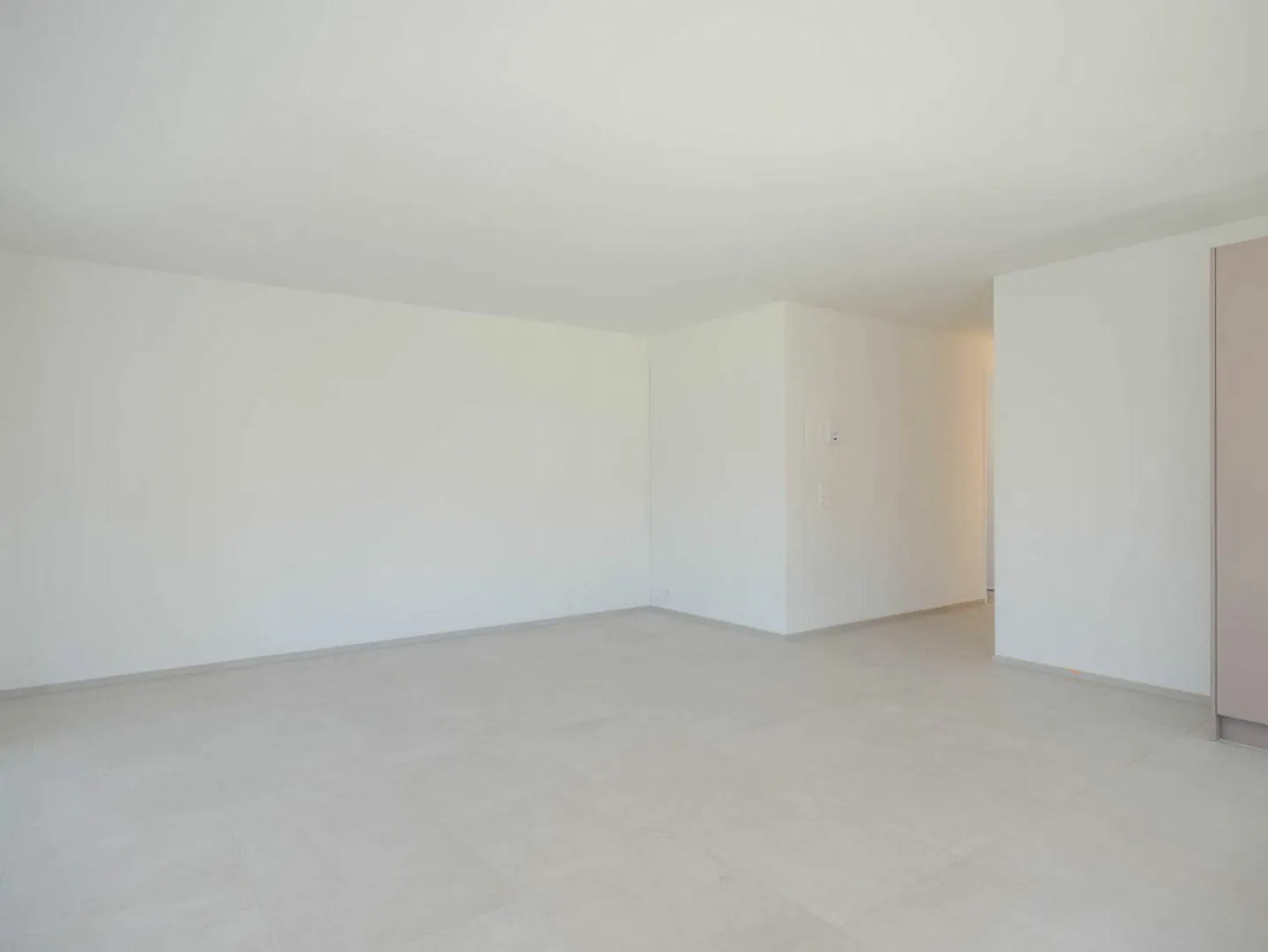 First rental: 3.5-room penthouse apartment with lake and mountain views - Photo 6 of 15