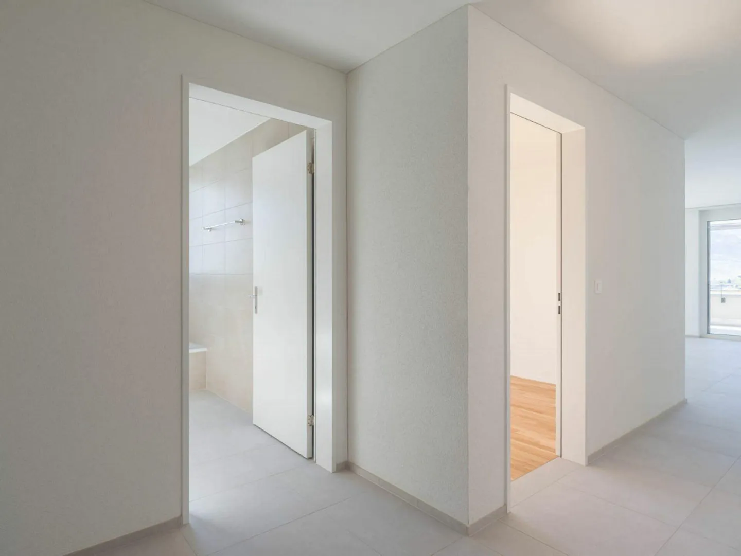 First rental: 3.5-room penthouse apartment with lake and mountain views - Photo 11 of 15