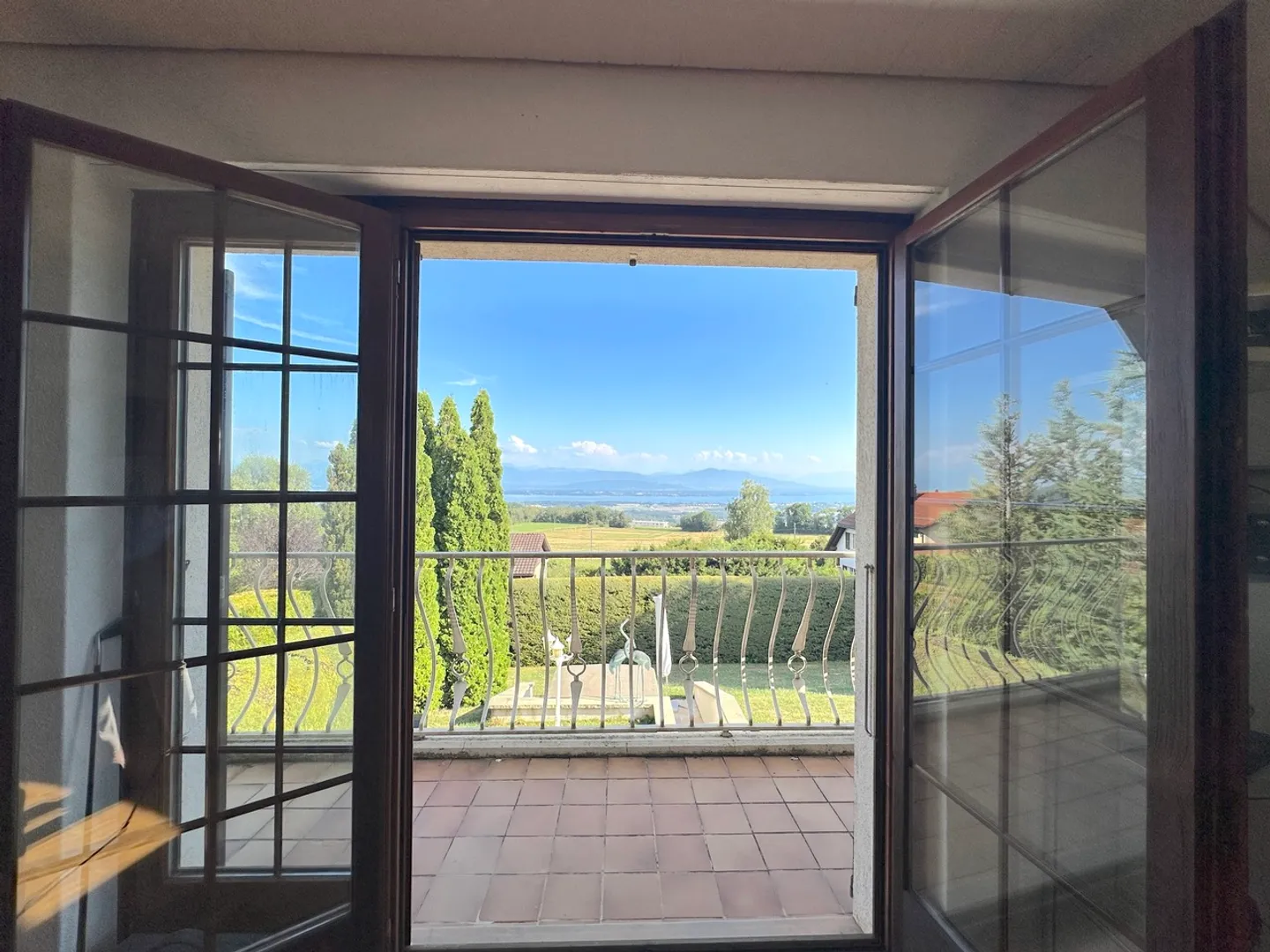 Authentic Vaudois House with Unobstructed View of the Alps and the Lake - Photo 11 of 13