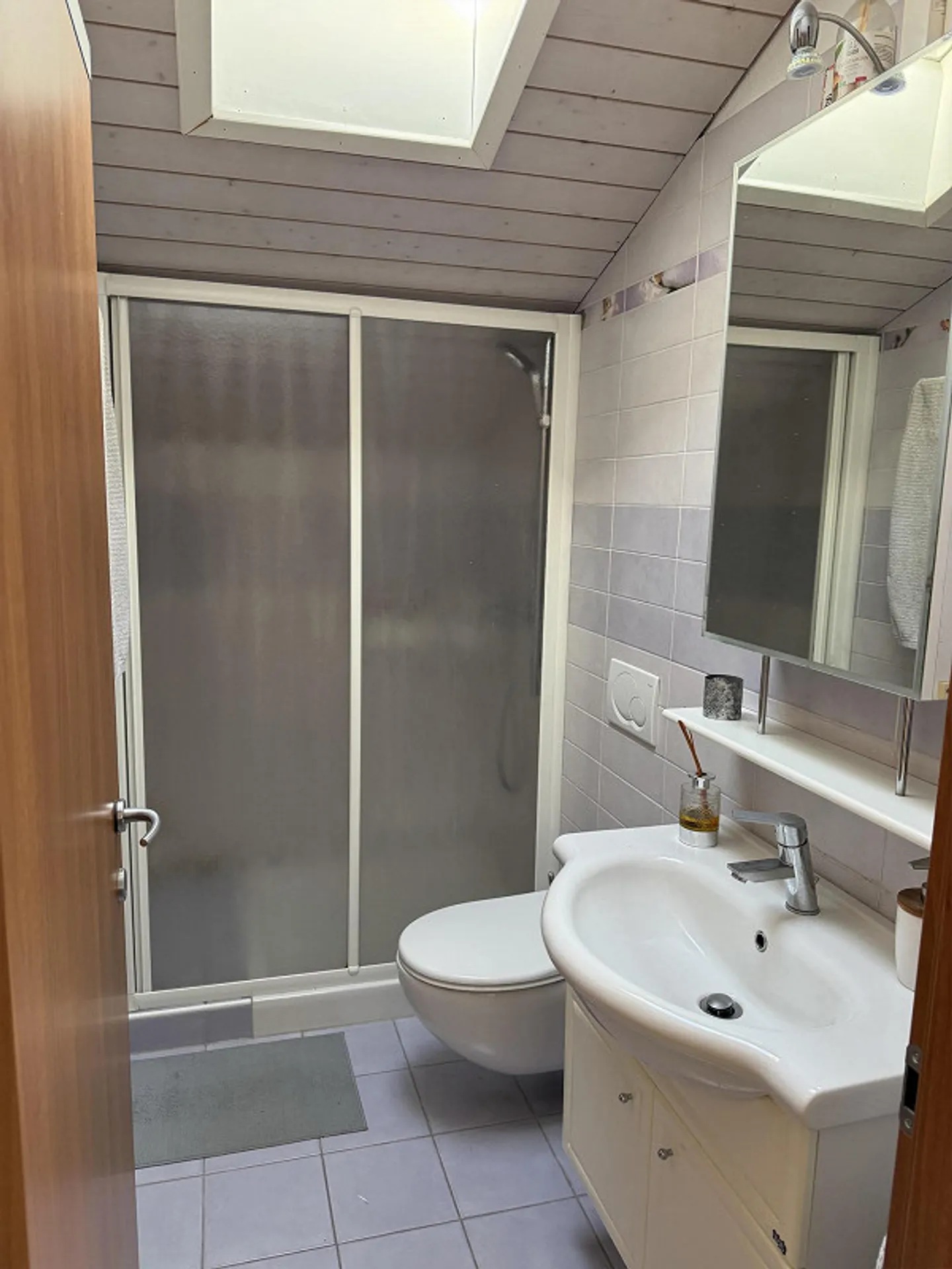 Affitasi appartamento 4.5 all’ultimo piano - Foto 11 di 11