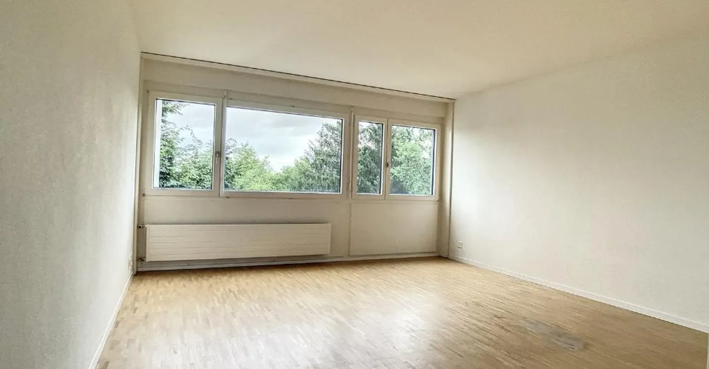 STUDIO on the 2nd floor - Photo 3 of 6