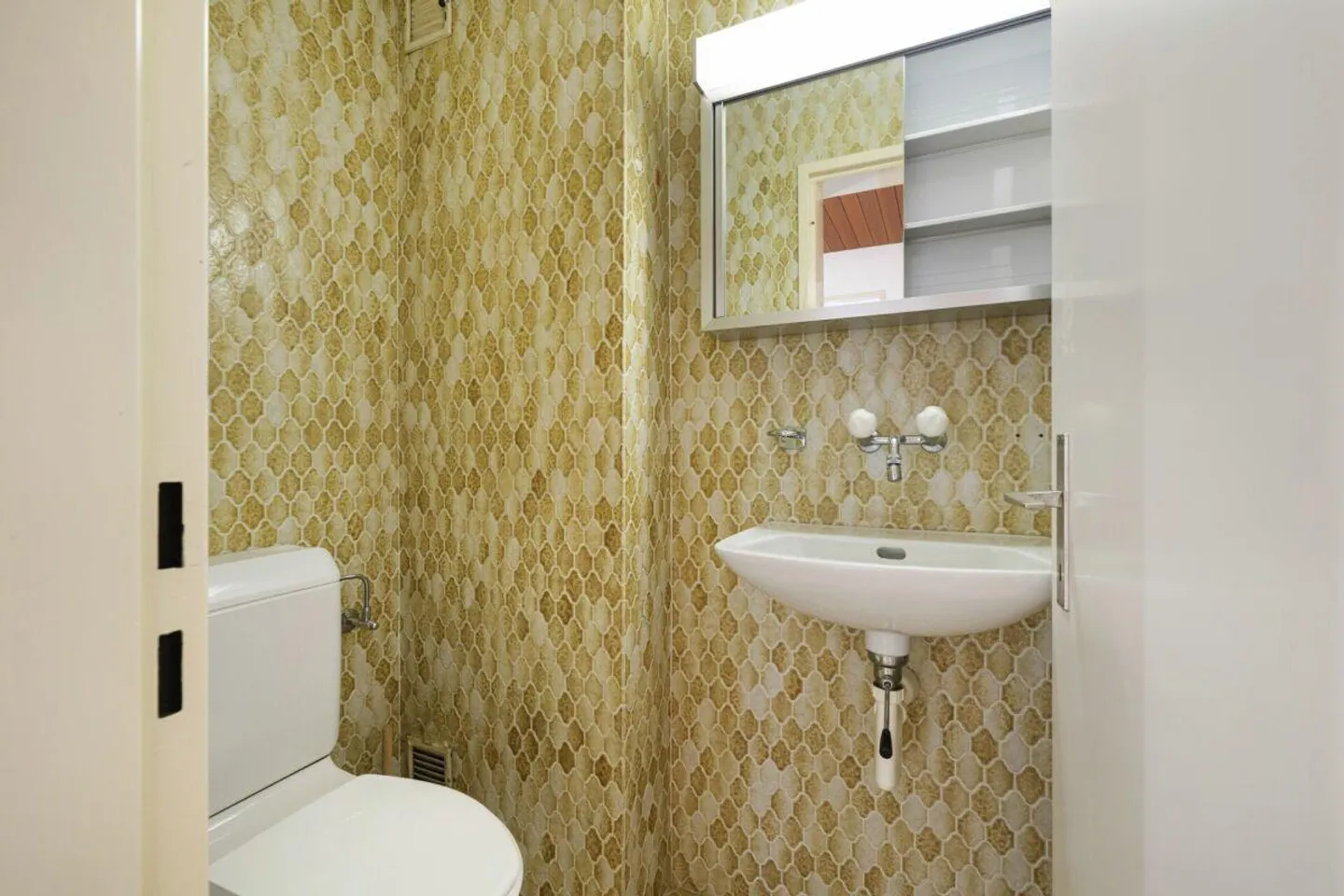 Eigentumswohnung mit Balkon und Parkplatz im beliebten Arlesheim - Foto 12 von 13