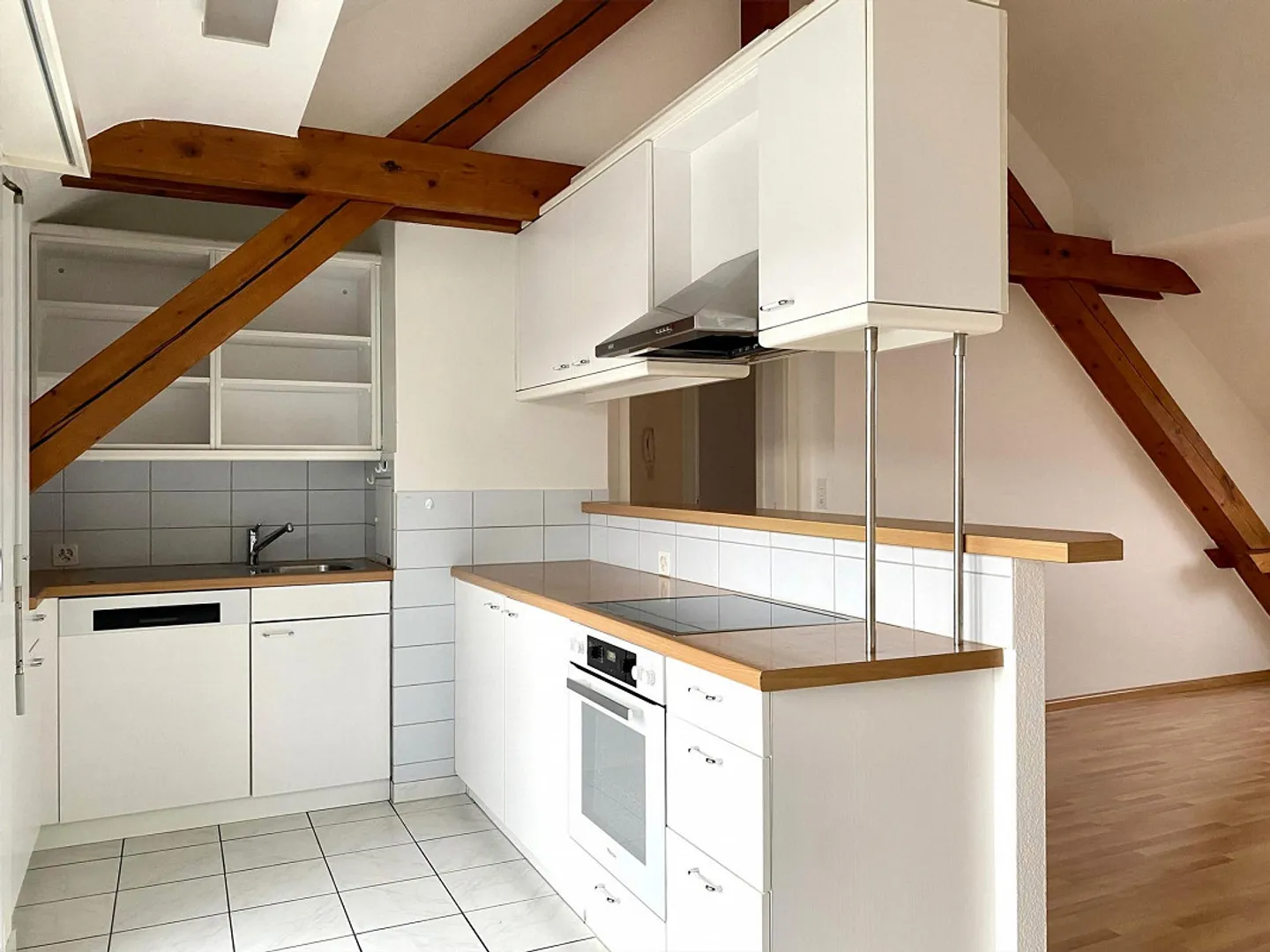 Charming attic apartment near Messeplatz - Photo 1 of 8