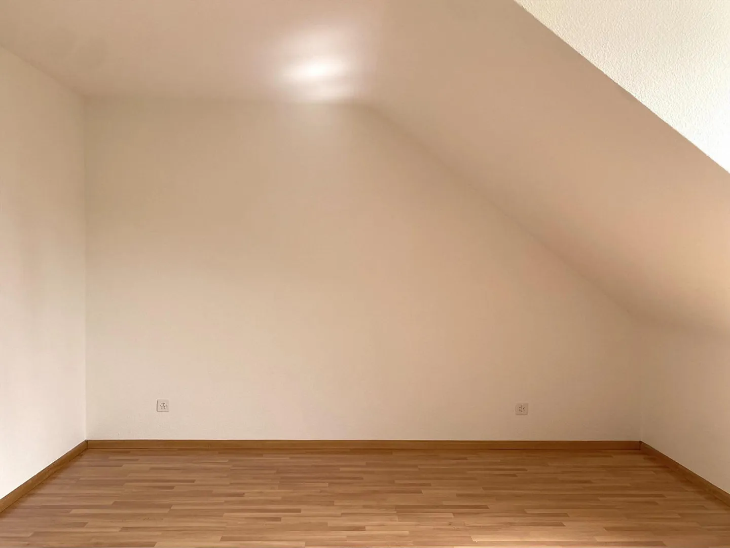 Charming attic apartment near Messeplatz - Photo 6 of 8