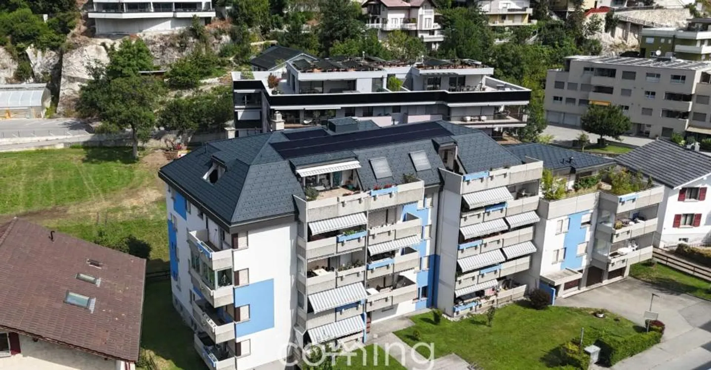 Appartement rénové de 2,5 pièces à Naters avec balcon ensoleillé et vue sur la montagne - Photo 1 sur 13