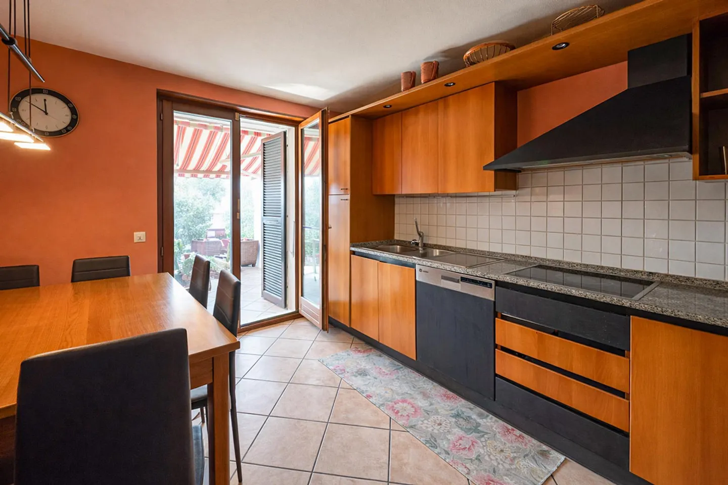 House with garden in Stabio - Photo 2 of 12