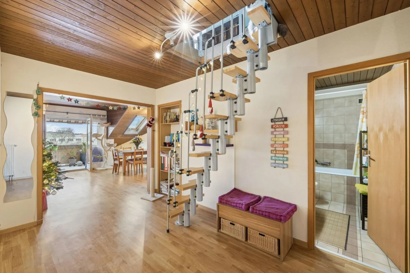 Attic in Échallens - 4.5 rooms, 122 m² - Photo 3 of 8