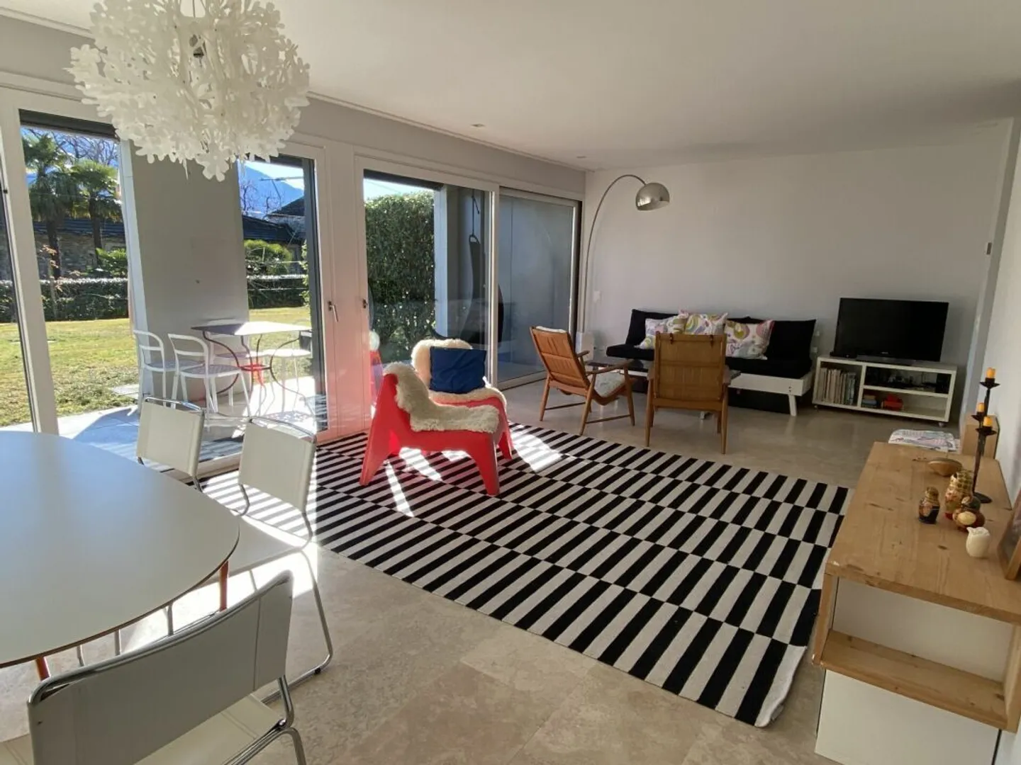 Apartment - Photo 3 of 13