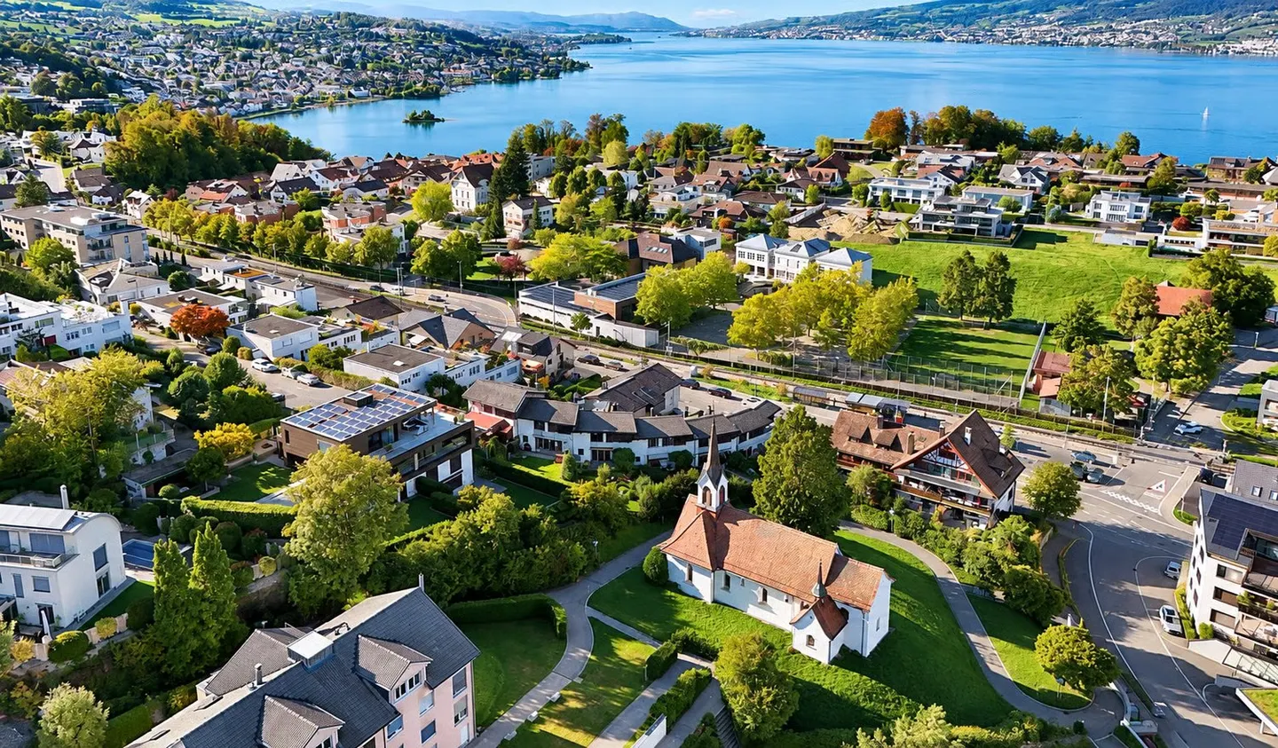 Una casa con carattere, giardino e spazio per le tue idee - a Wilen vicino a Wollerau - Foto 1 di 23