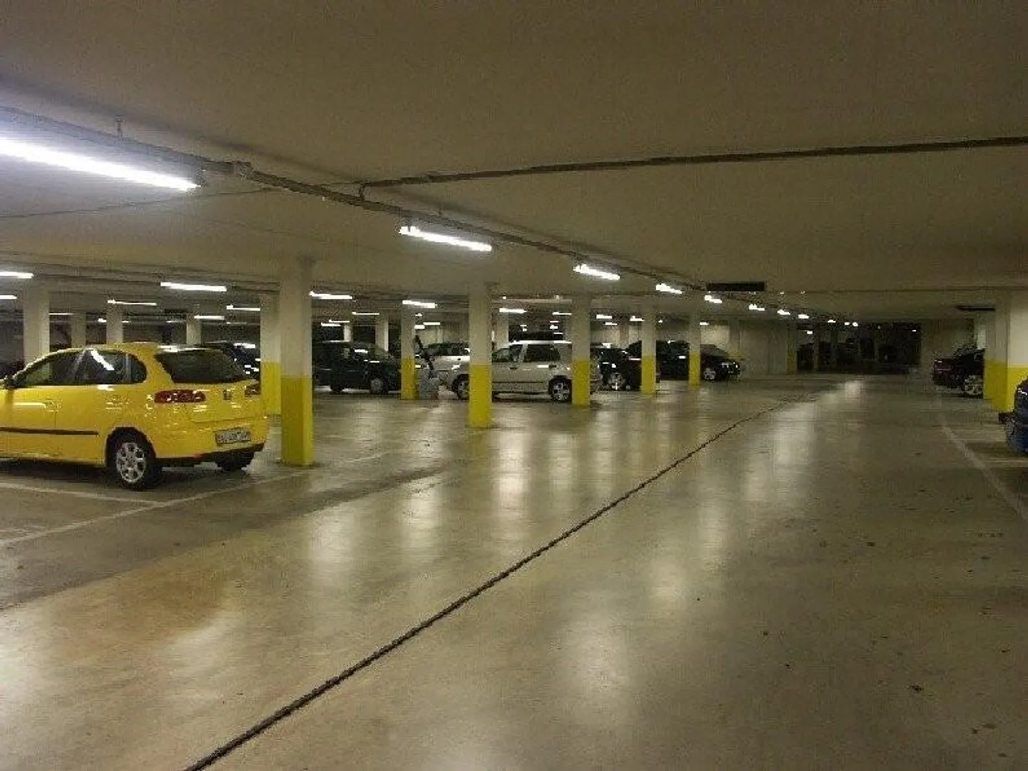 Posto auto in affitto - Foto 2 di 2