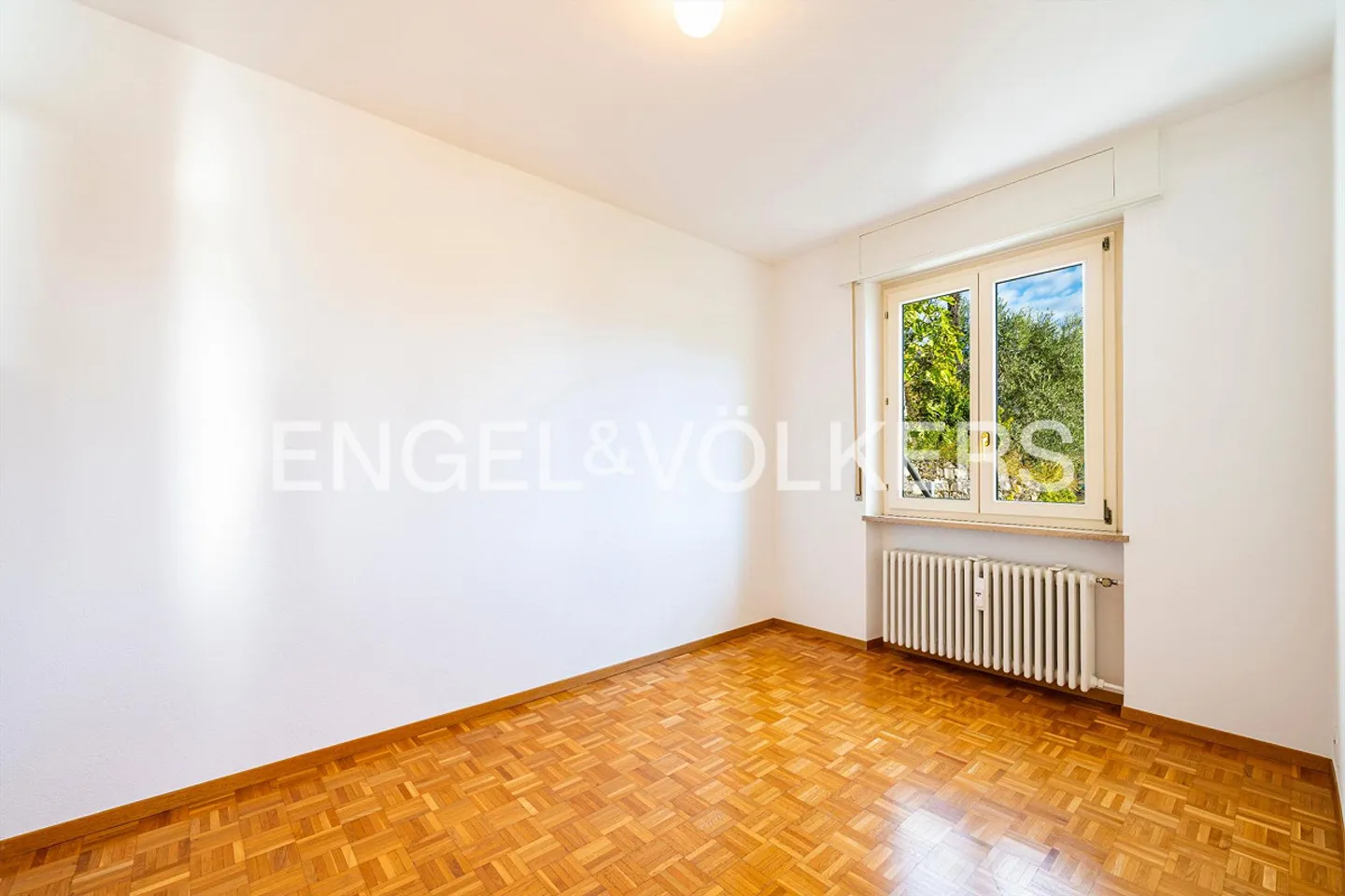 Votre retraite au bord du lac: Charme et tranquillité dans un emplacement exclusif à Ascon... - Photo 7 sur 9