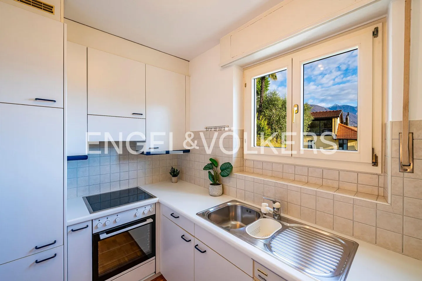 Votre retraite au bord du lac: Charme et tranquillité dans un emplacement exclusif à Ascon... - Photo 8 sur 9