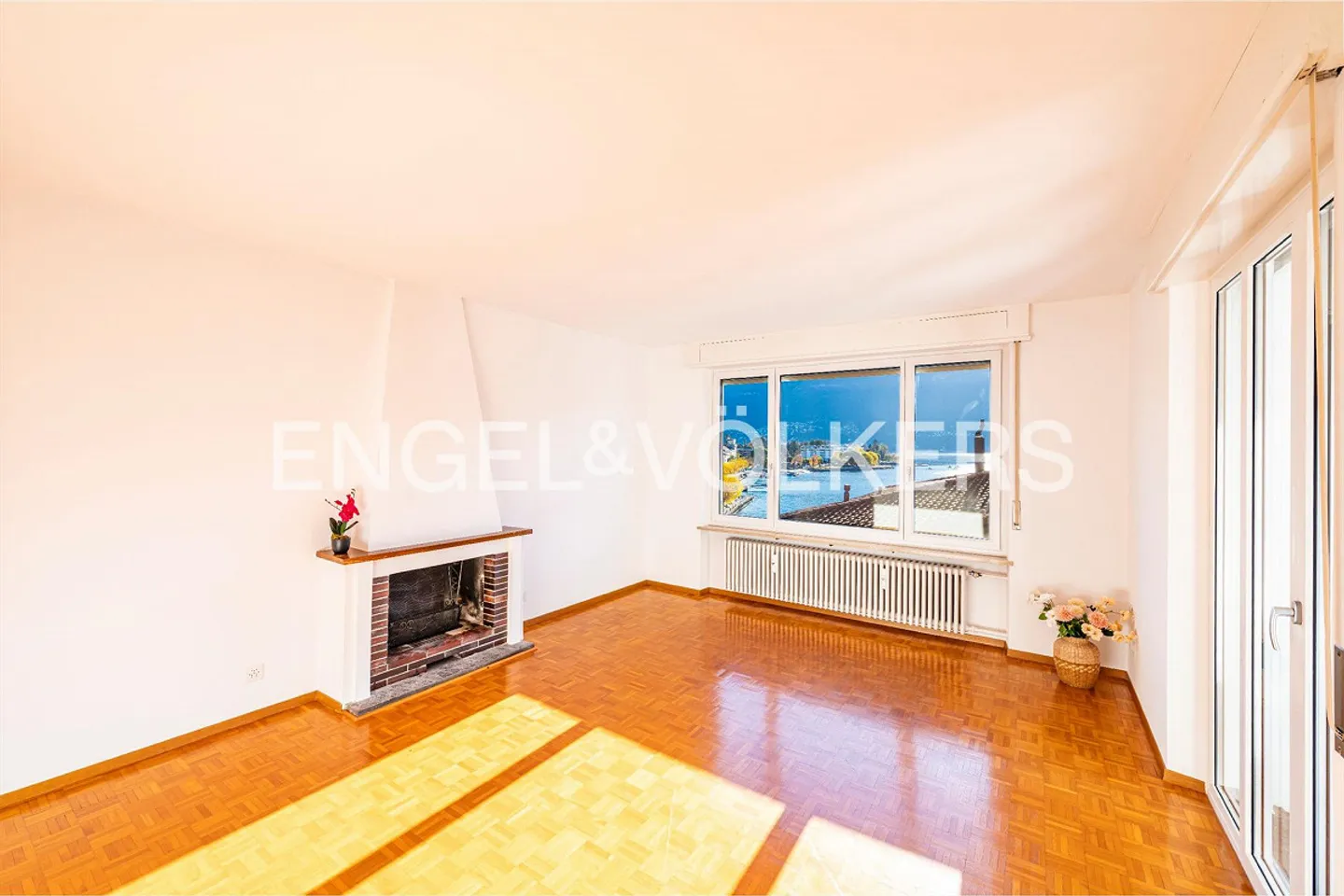 Votre retraite au bord du lac: Charme et tranquillité dans un emplacement exclusif à Ascon... - Photo 2 sur 9