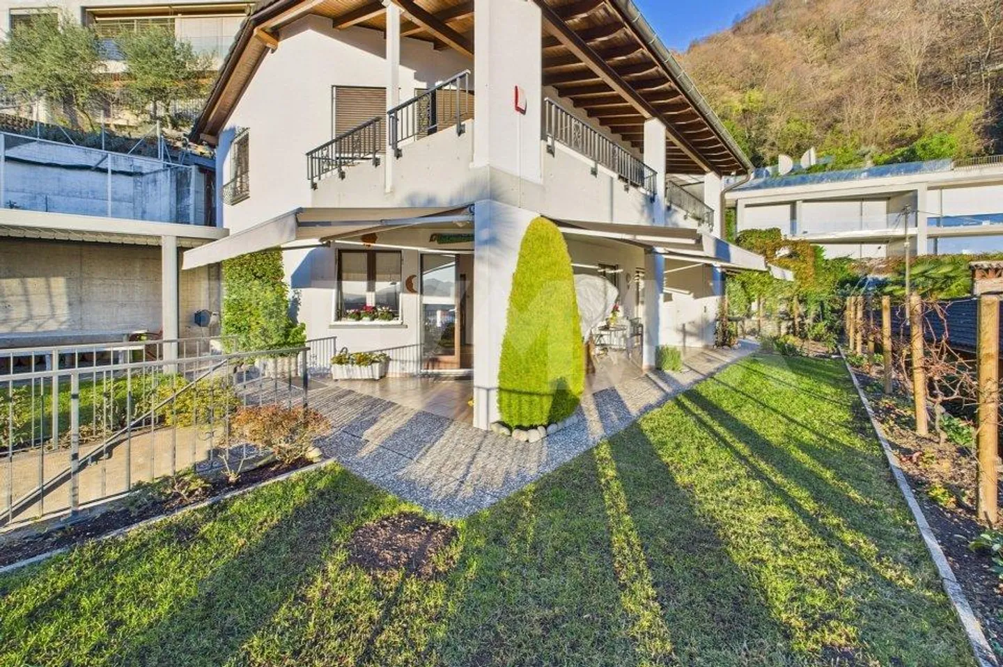 Villa with 7 rooms and lake view in exclusive location in Pregassona - Photo 3 of 13