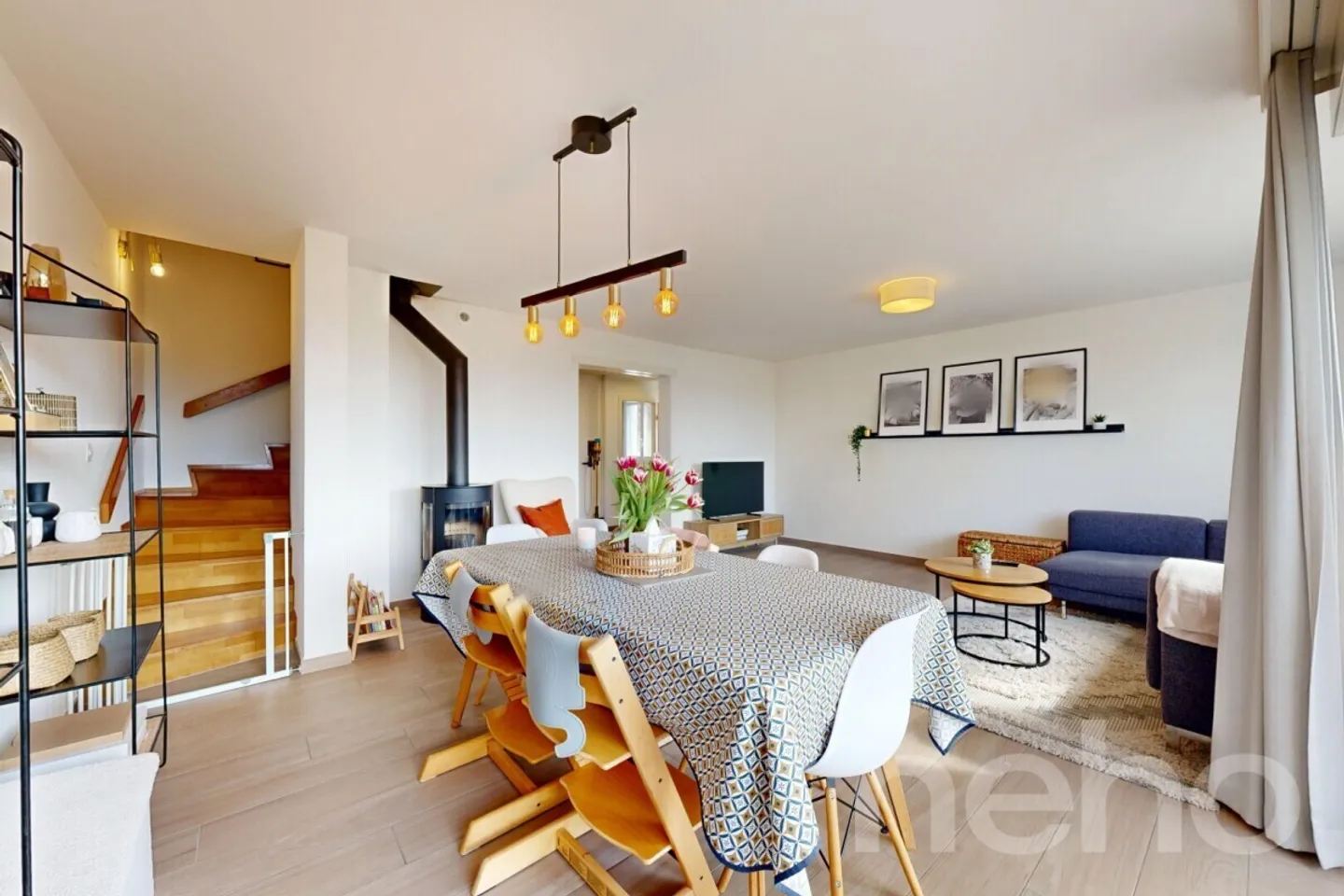 Renoviertes Familienhaus im Herzen von Blonay, nur wenige Schritte vom Zentrum entfernt - Foto 1 von 12