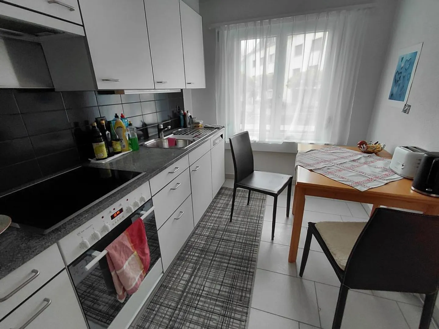 2.5 Room Apartment on the 1st Floor in a Central Location in Thalwil - Photo 1 of 5