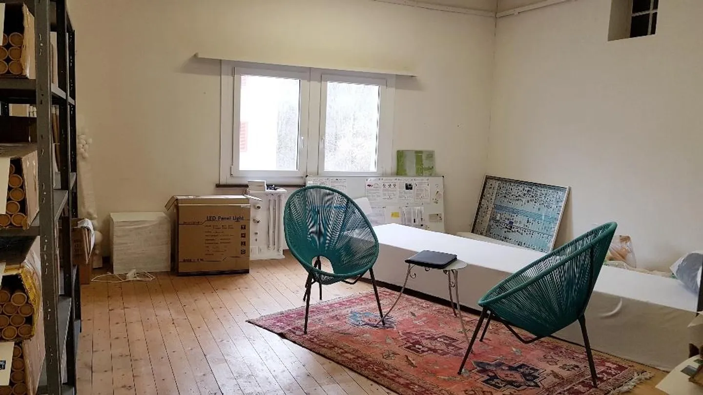 Bureau lumineux ou salle de thérapie avec beaucoup d'espace - Photo 7 sur 10