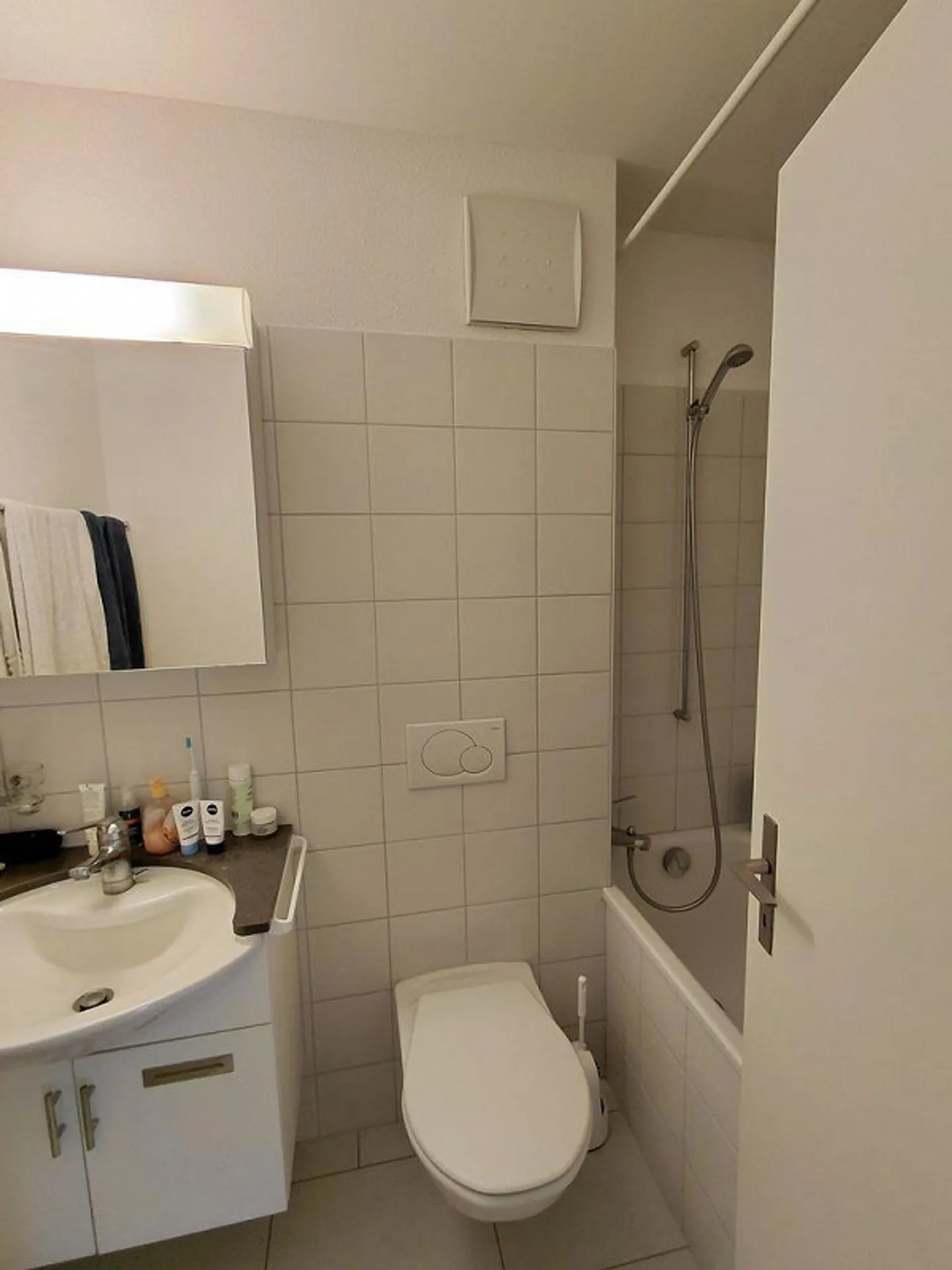 2.5 Room Apartment on the 1st Floor in a Central Location in Thalwil - Photo 4 of 5