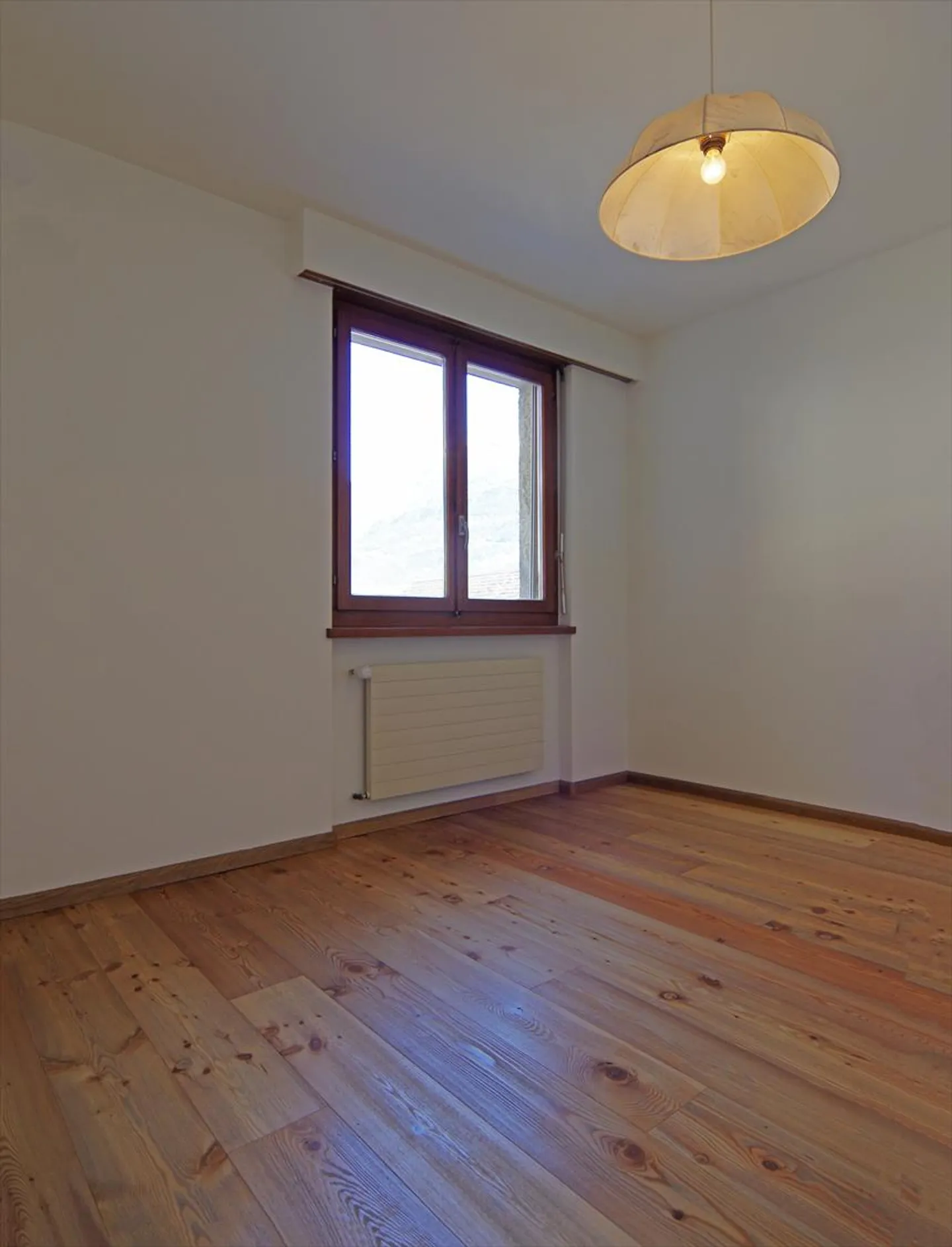 Au centre - lumineux et spacieux - Photo 2 sur 3