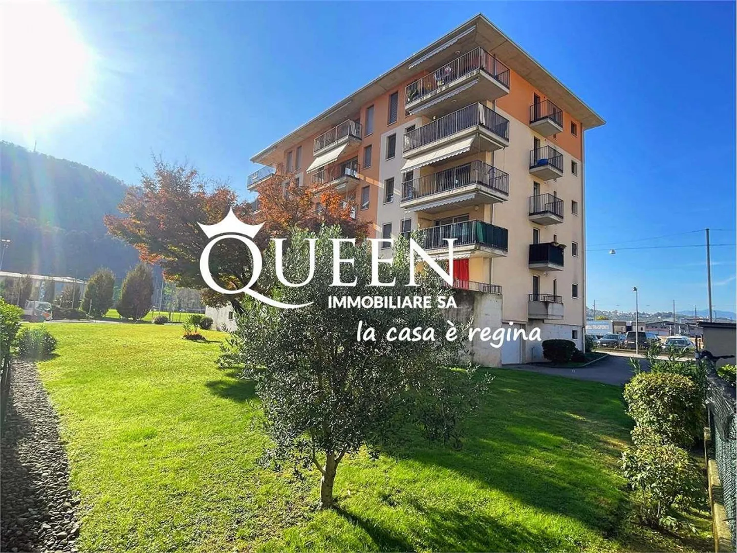 Chiasso: Penthouse 4.5 Zimmer, 140 qm, Balkone, offene Aussicht und Garten - Foto 1 von 13