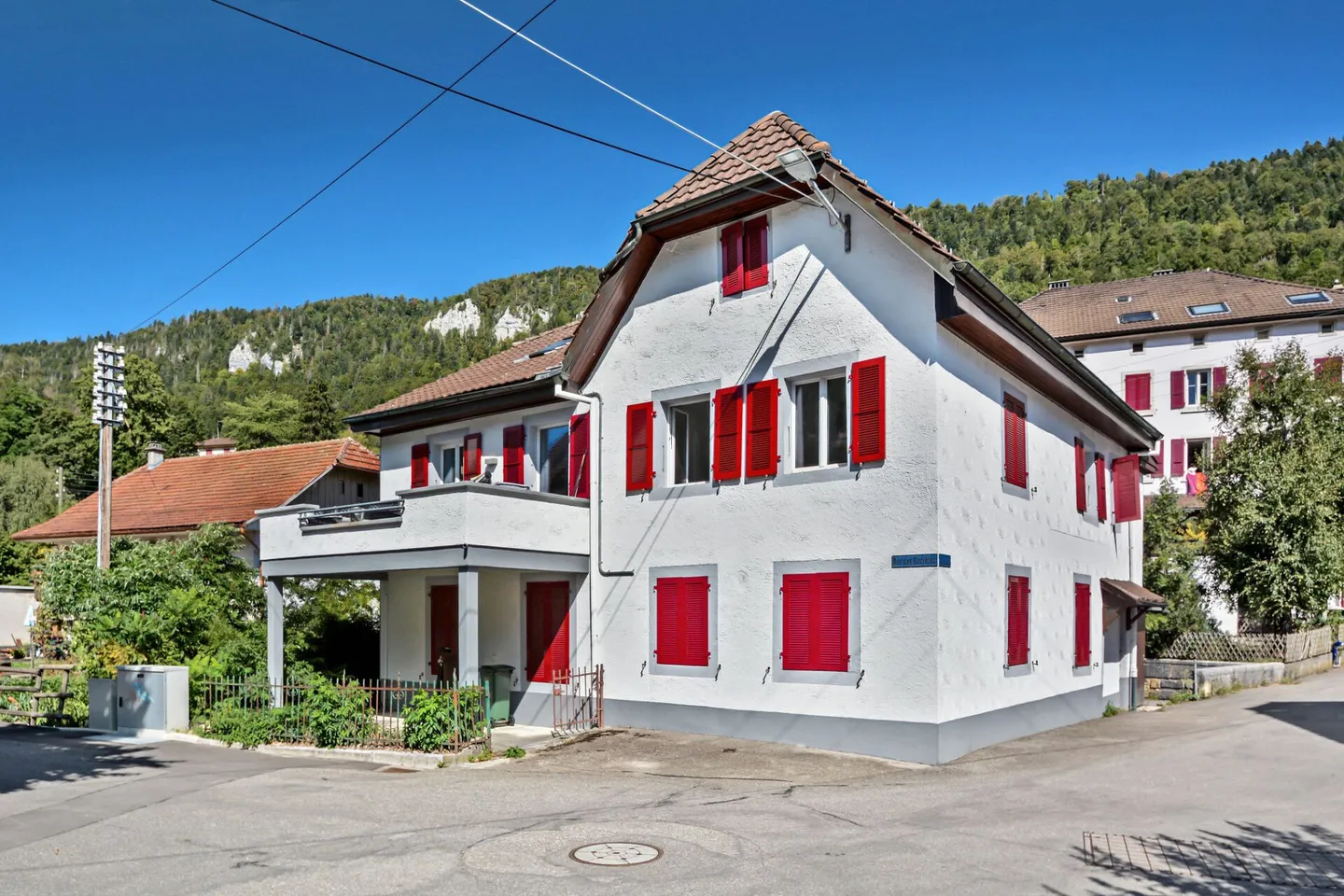 Maison rénovée à Sonvilier - Photo 16 sur 17