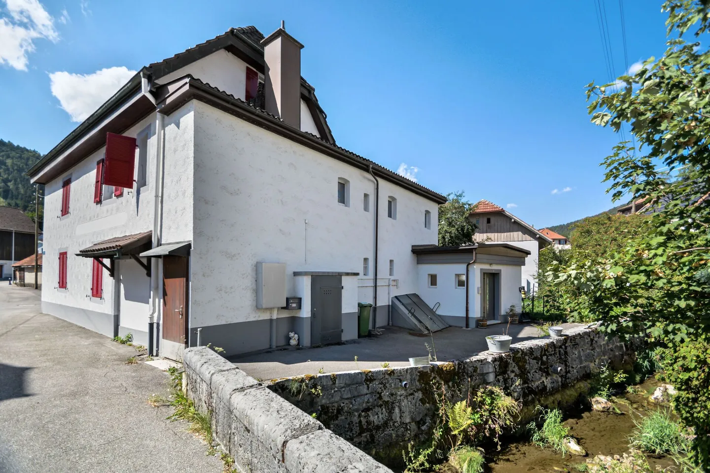 Maison rénovée à Sonvilier - Photo 17 sur 17