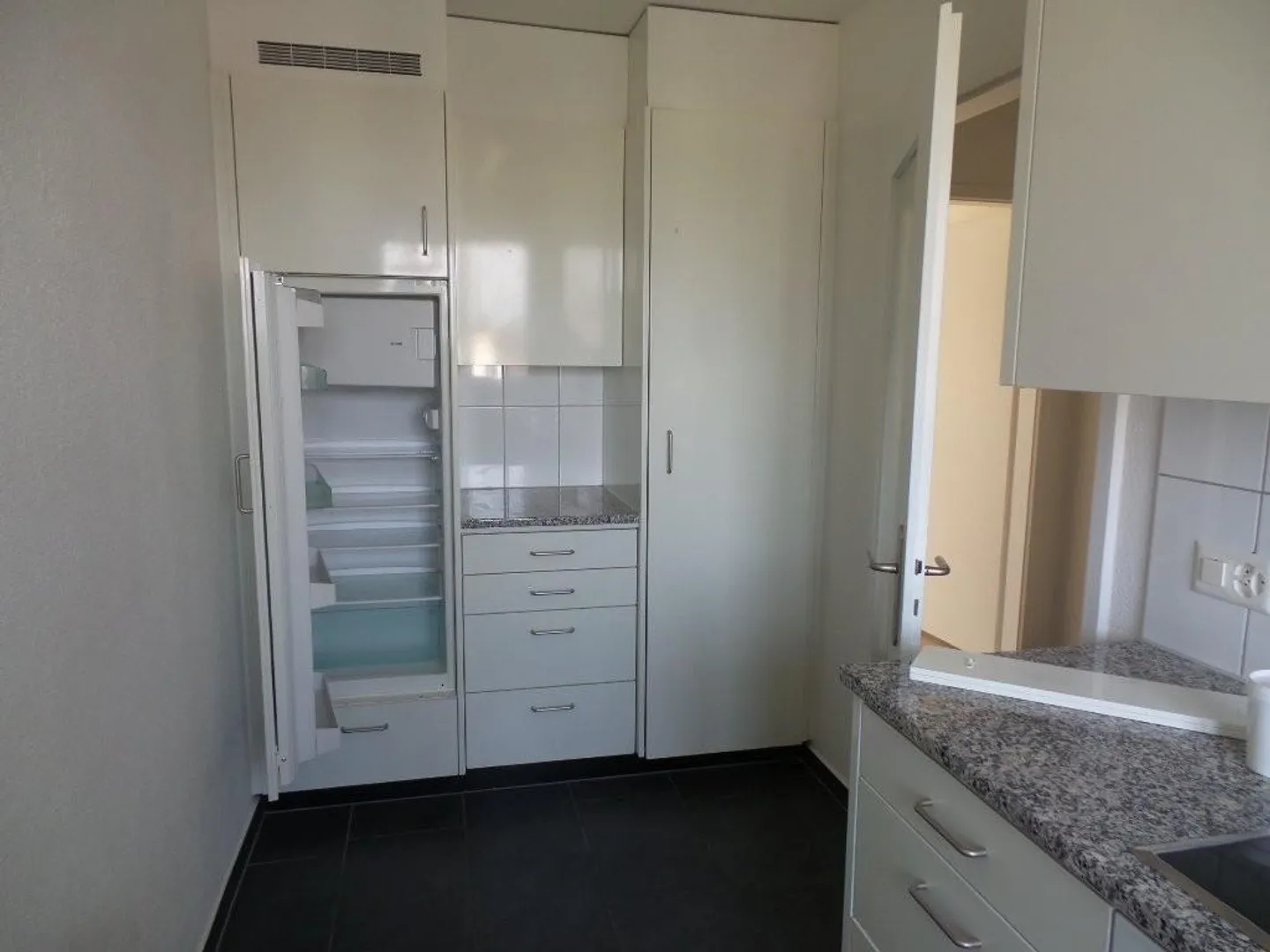 Helles Apartment in zentraler Lage - Foto 3 von 8