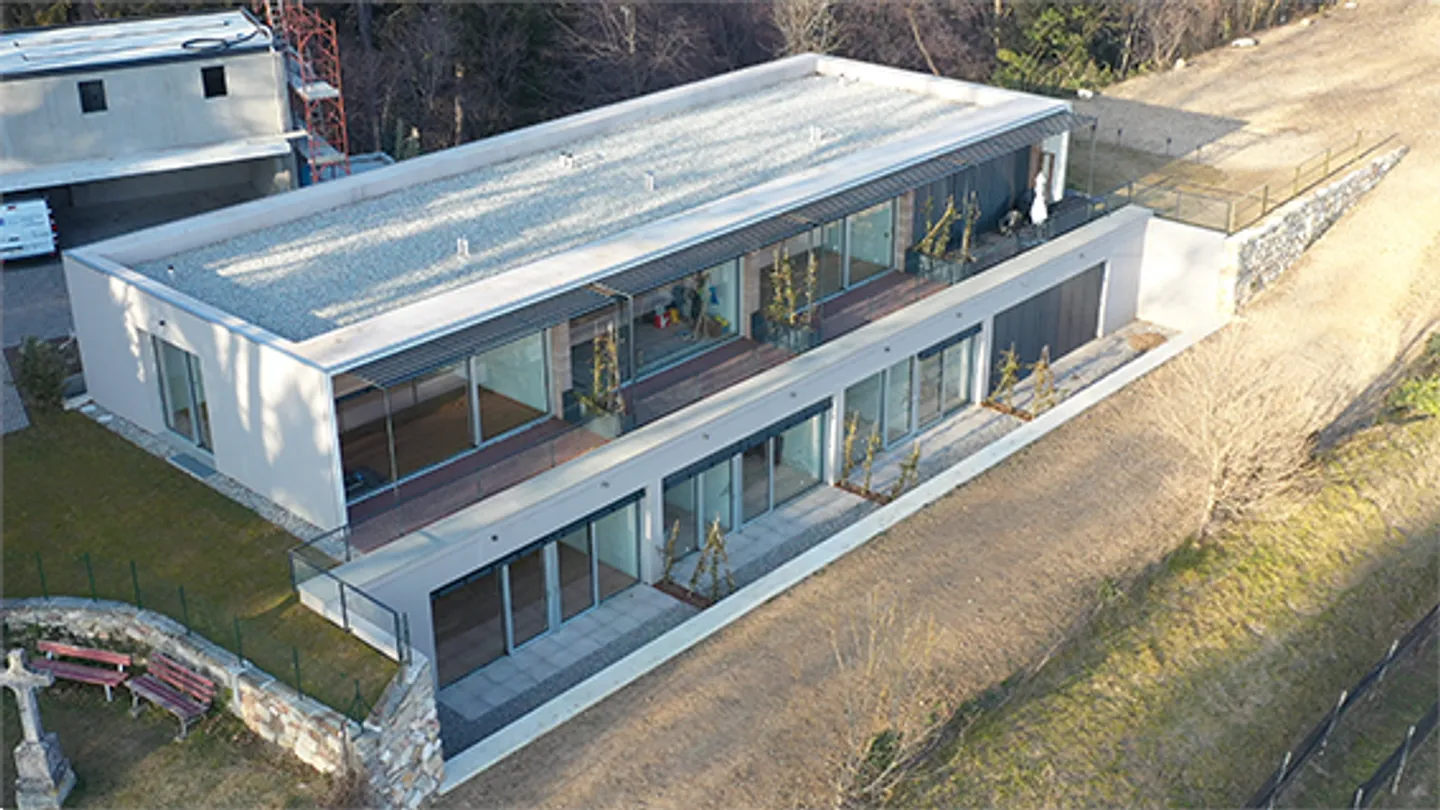 NEUE VILLA MIT GARTEN UND PANORAMATERRASSE - Foto 1 von 16