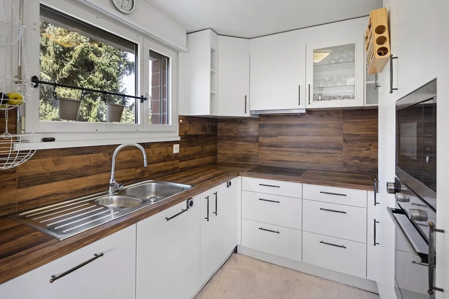Modern Apartment with Nature Views - Photo 4 of 13