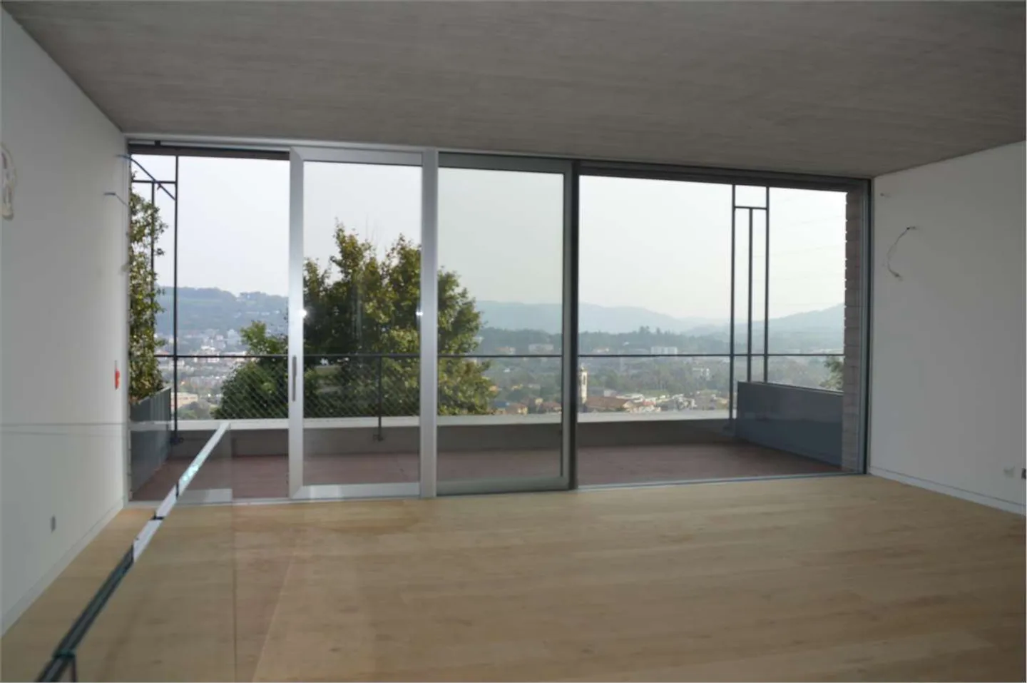 NEUE VILLA MIT GARTEN UND PANORAMATERRASSE - Foto 9 von 16