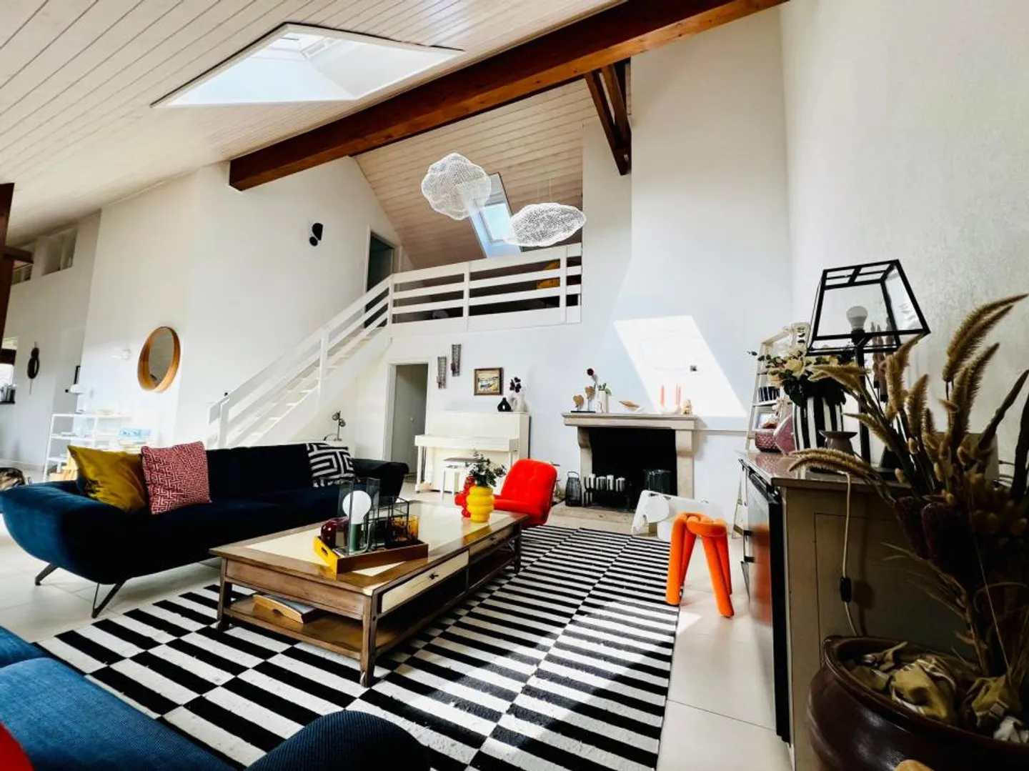 Duplex attico spazioso e luminoso con vista libera - Foto 1 di 8