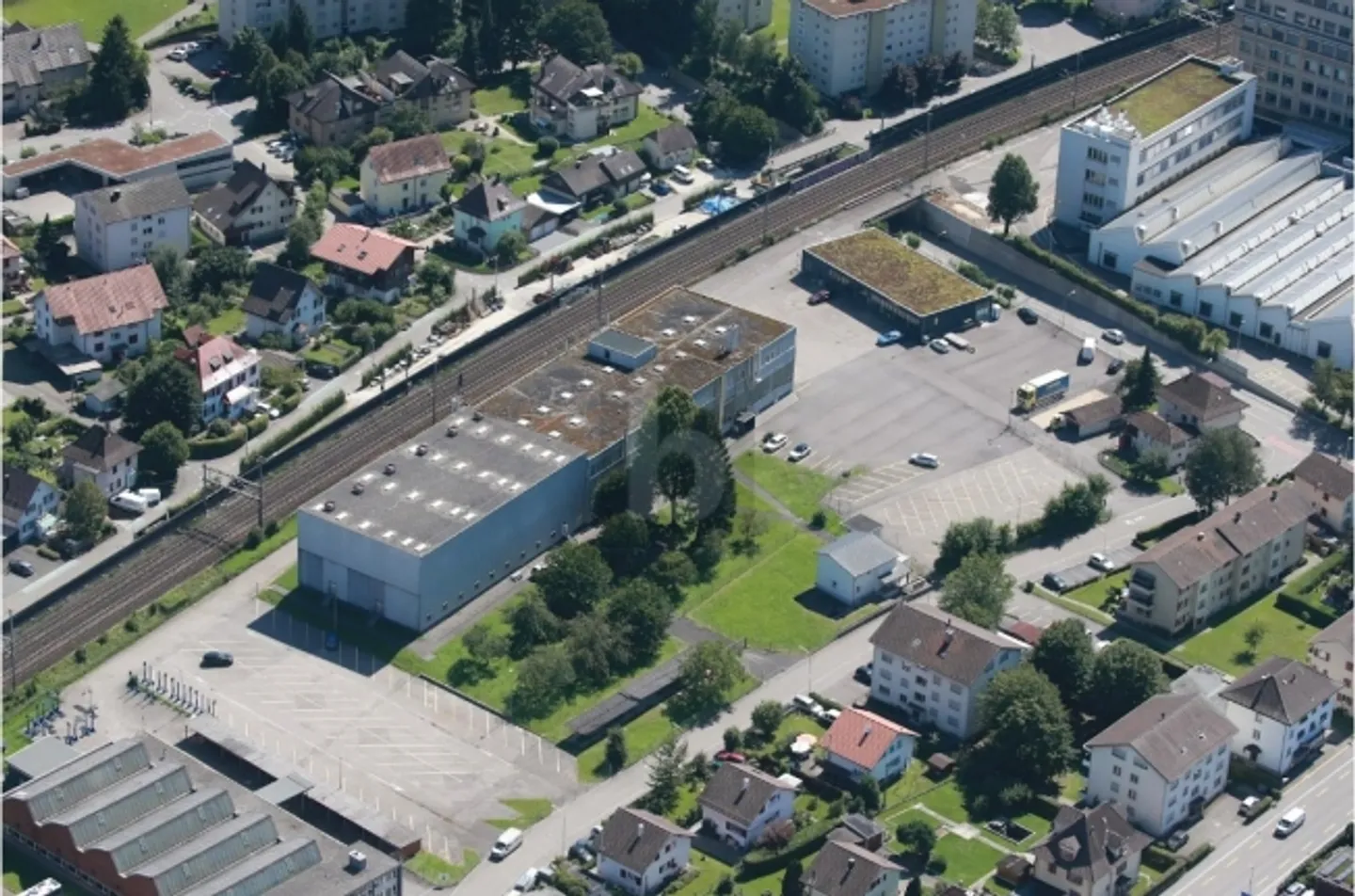 «10 - 300 AUSSENPARKPLÄTZE VERFÜGBAR» - Foto 2 von 5