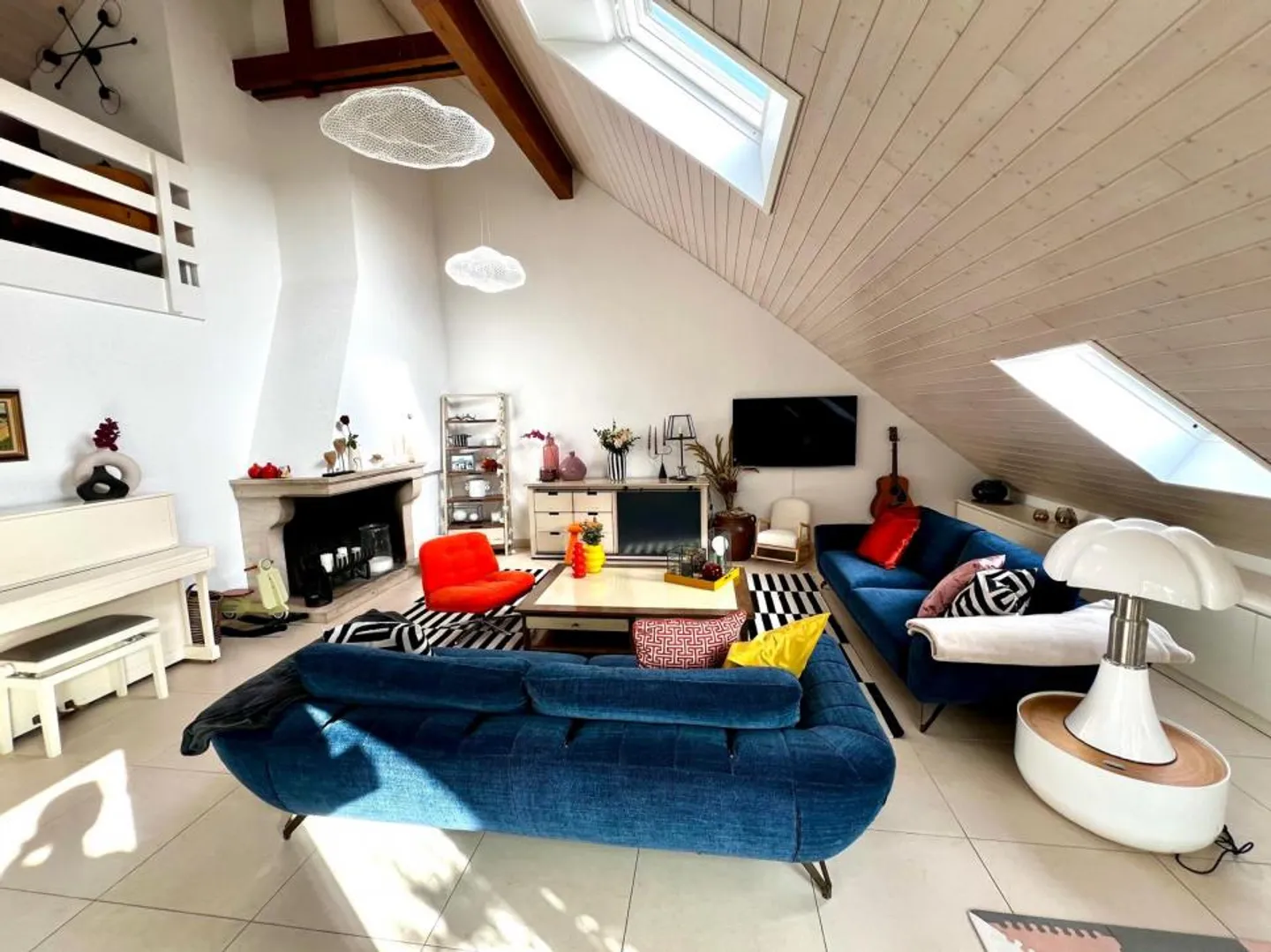 Duplex attico spazioso e luminoso con vista libera - Foto 3 di 8
