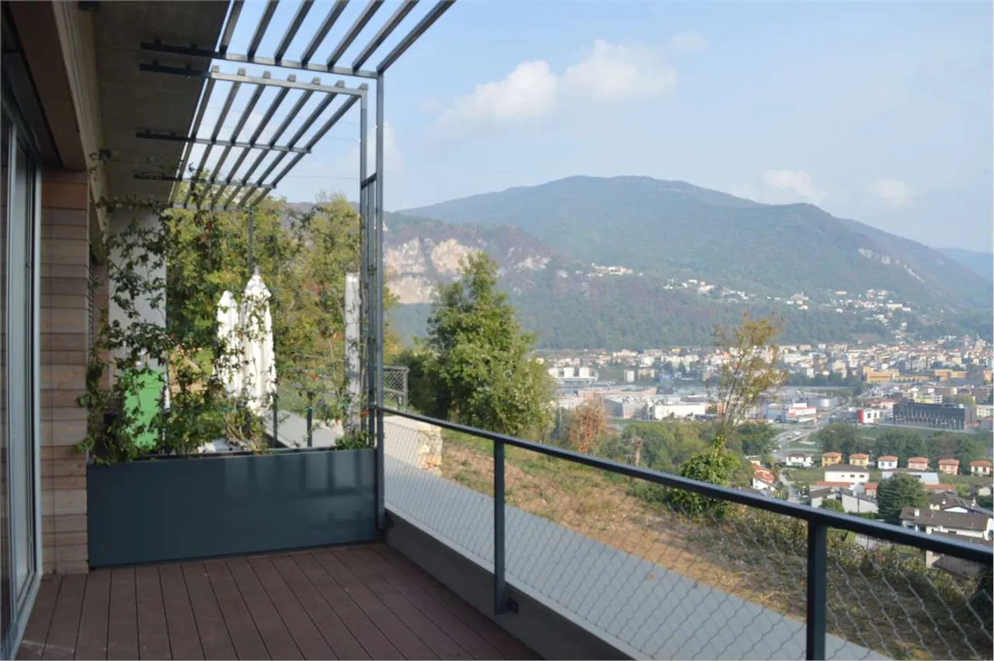 NEUE VILLA MIT GARTEN UND PANORAMATERRASSE - Foto 6 von 16