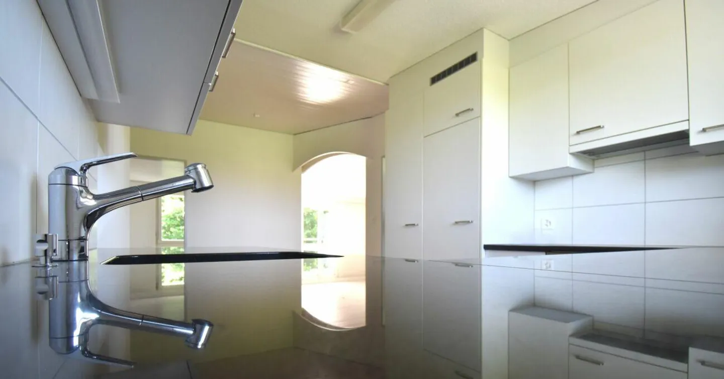 Spacious 4.5-room apartment with fireplace in Busswil TG - Living with charm and comfort - Photo 3 of 10