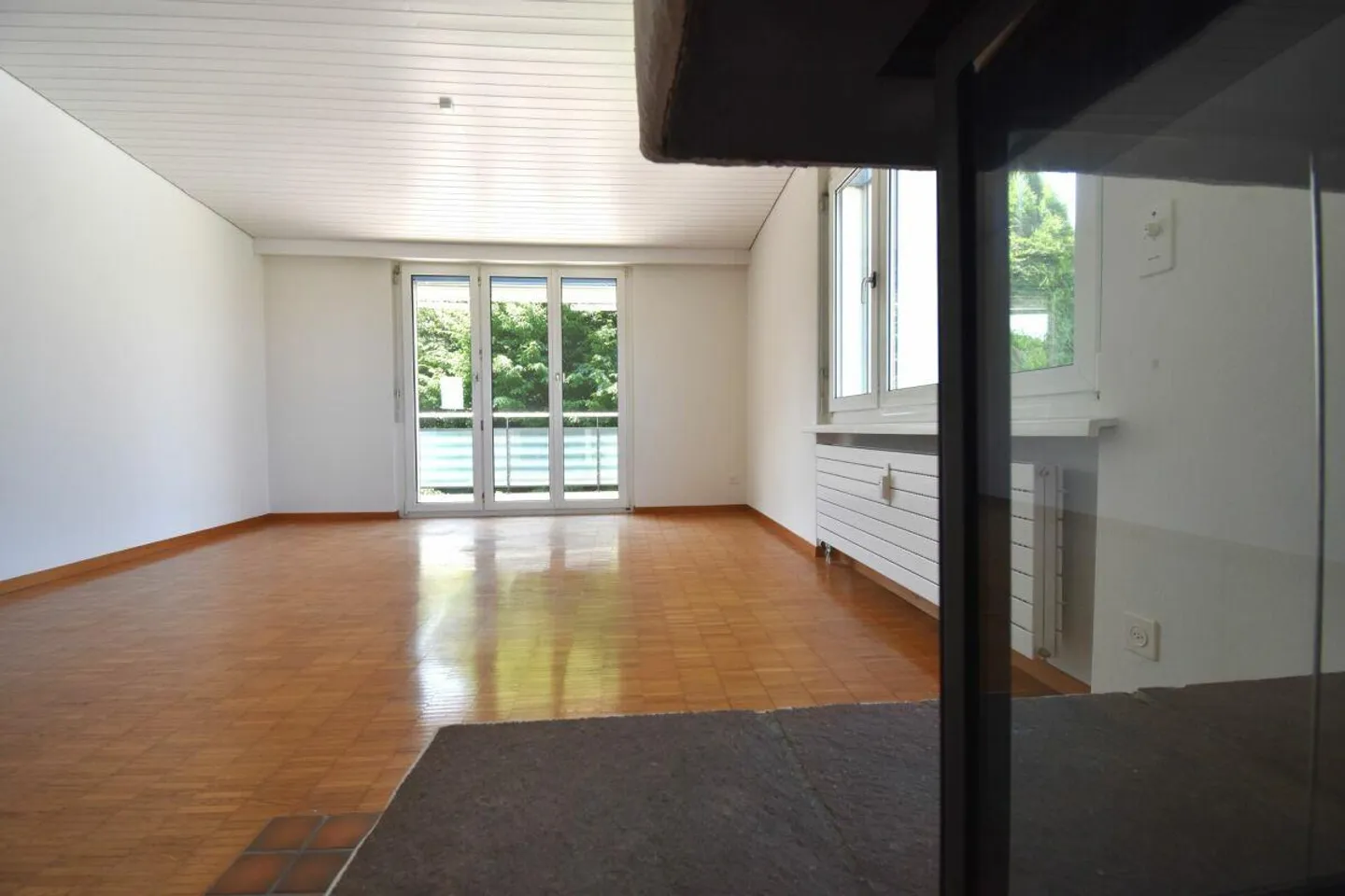Spacious 4.5-room apartment with fireplace in Busswil TG - Living with charm and comfort - Photo 2 of 10
