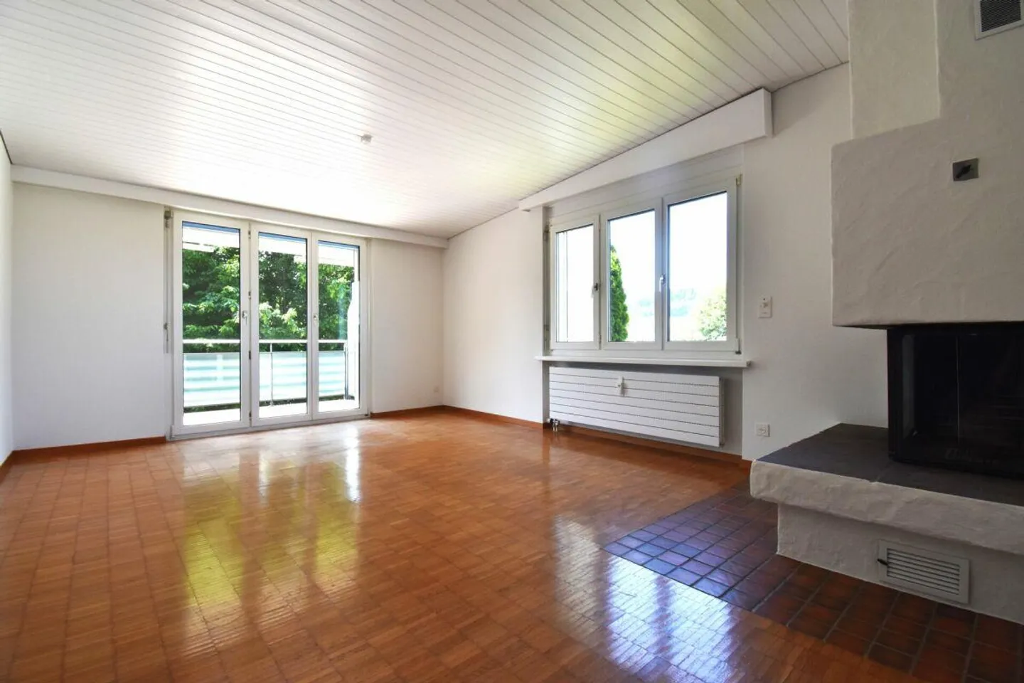 Spacious 4.5-room apartment with fireplace in Busswil TG - Living with charm and comfort - Photo 1 of 10