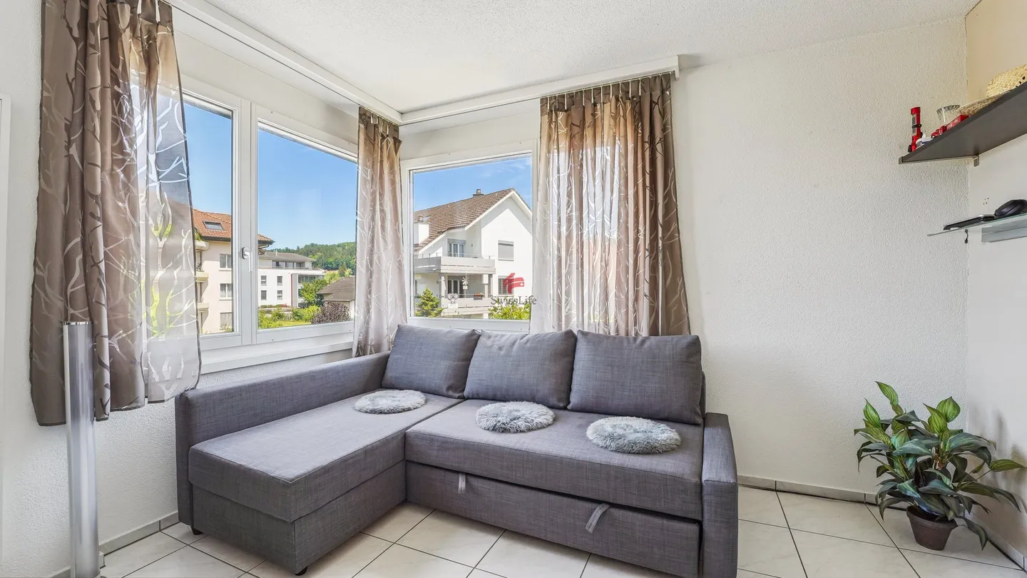House-in-house feeling: Spacious maisonette with 3 balconies and open gallery - Photo 5 of 12