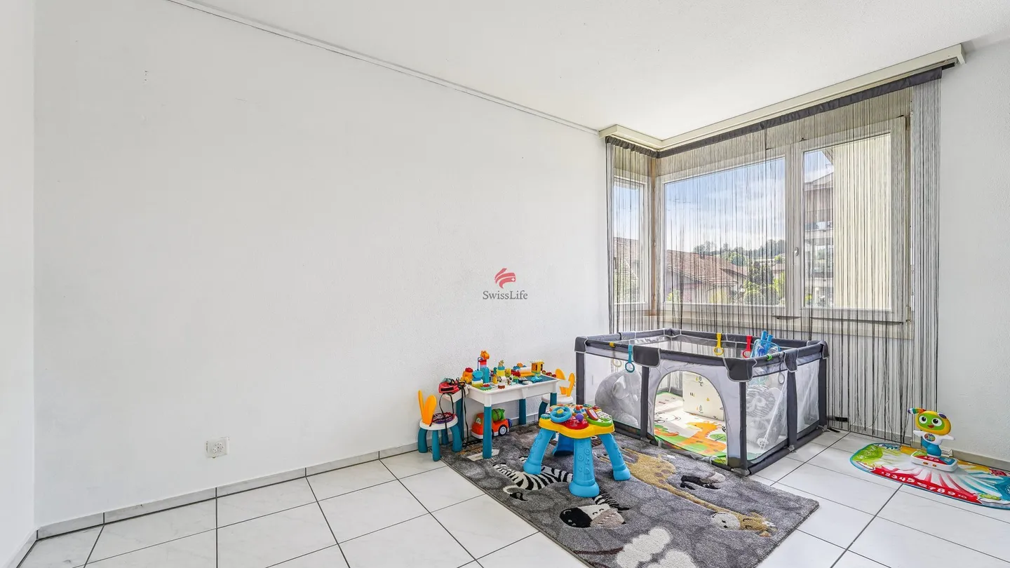 House-in-house feeling: Spacious maisonette with 3 balconies and open gallery - Photo 7 of 12