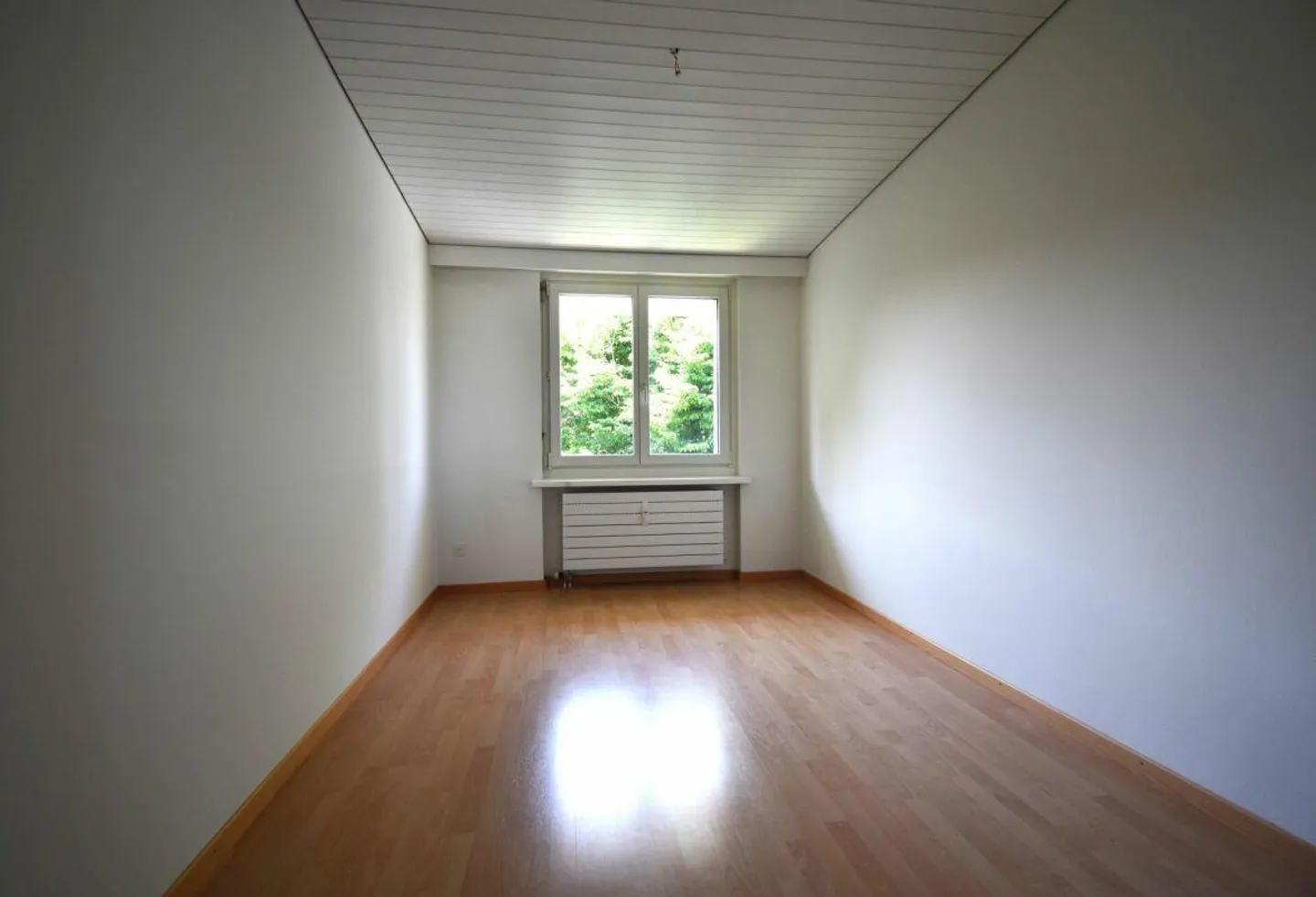 Spacious 4.5-room apartment with fireplace in Busswil TG - Living with charm and comfort - Photo 6 of 10
