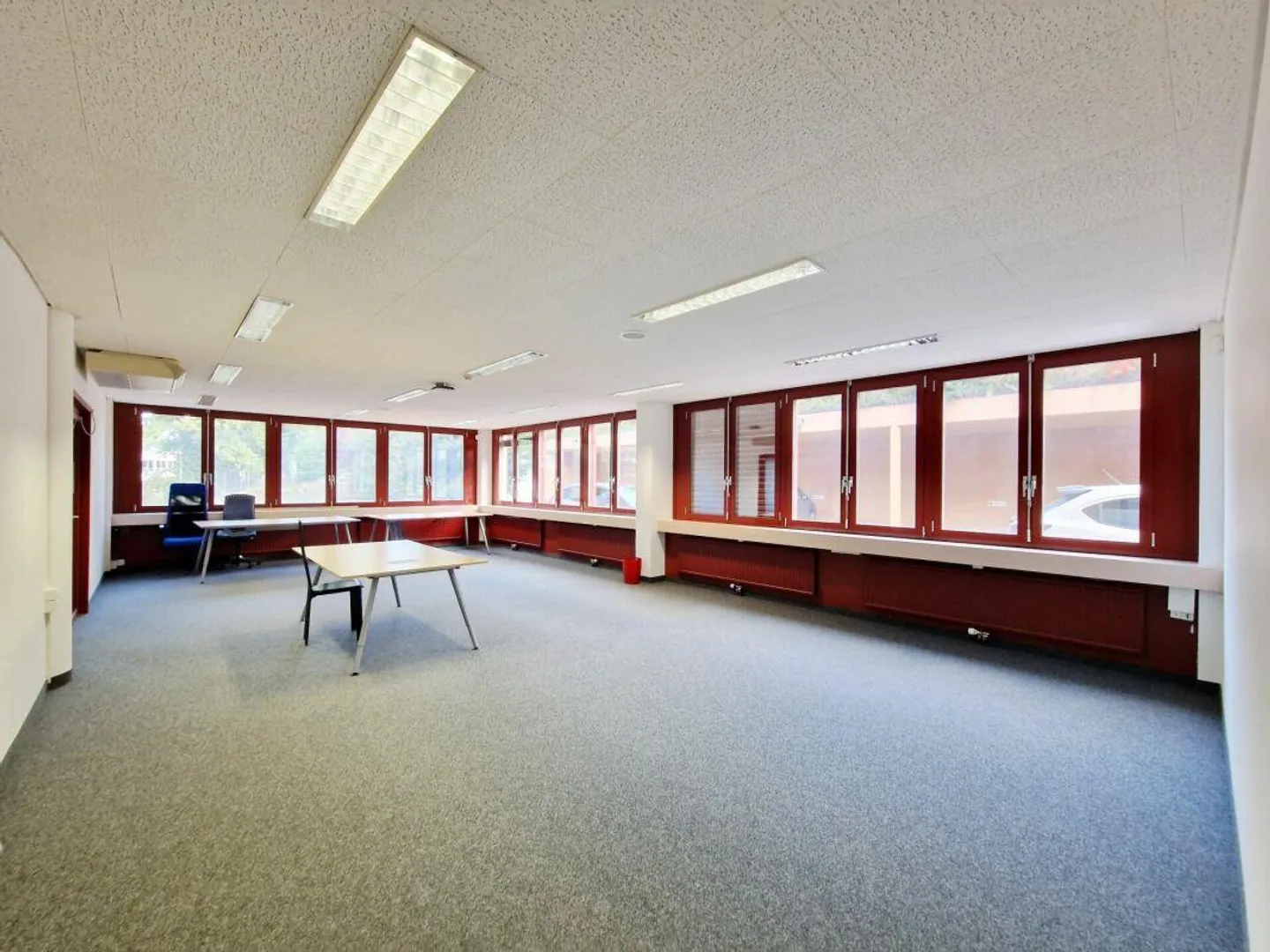 Opportunity: Bright offices, ready to use and on the ground floor! - Photo 2 of 8
