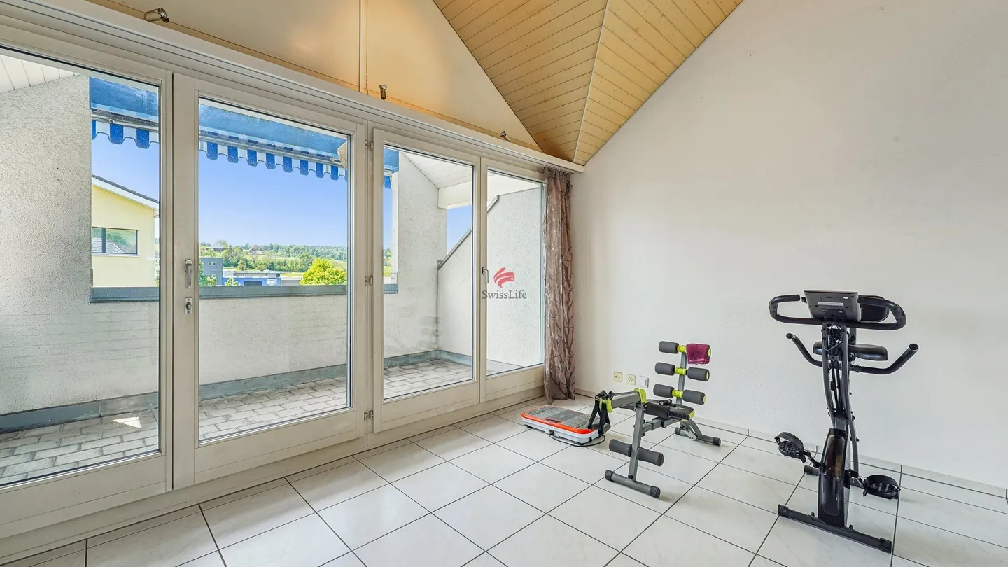 House-in-house feeling: Spacious maisonette with 3 balconies and open gallery - Photo 12 of 12